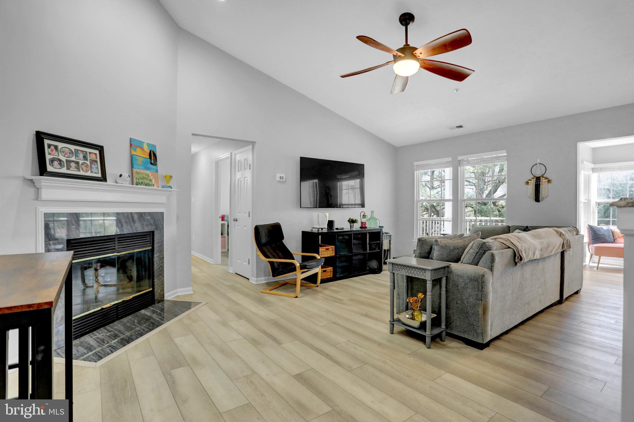 PERRY HALL COURTS - Residential