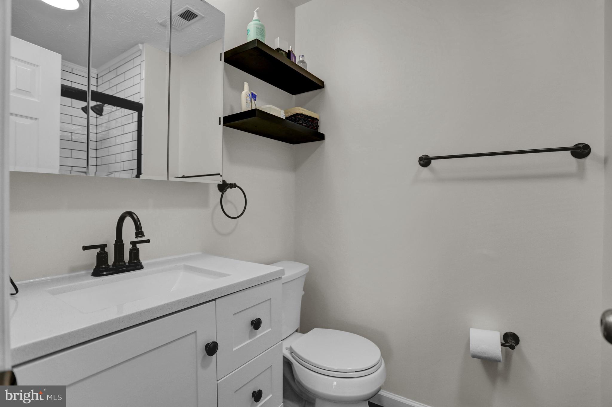 PERRY HALL COURTS - Residential