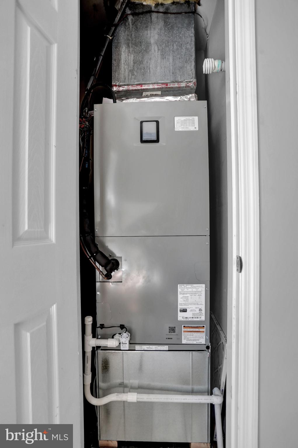 PERRY HALL COURTS - Residential