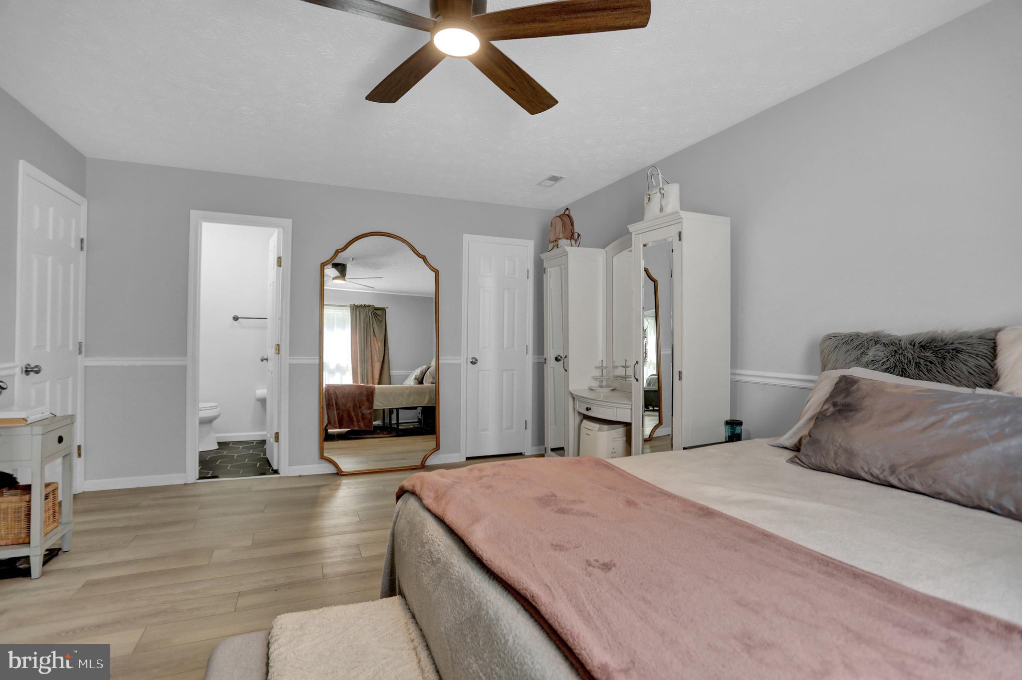 PERRY HALL COURTS - Residential