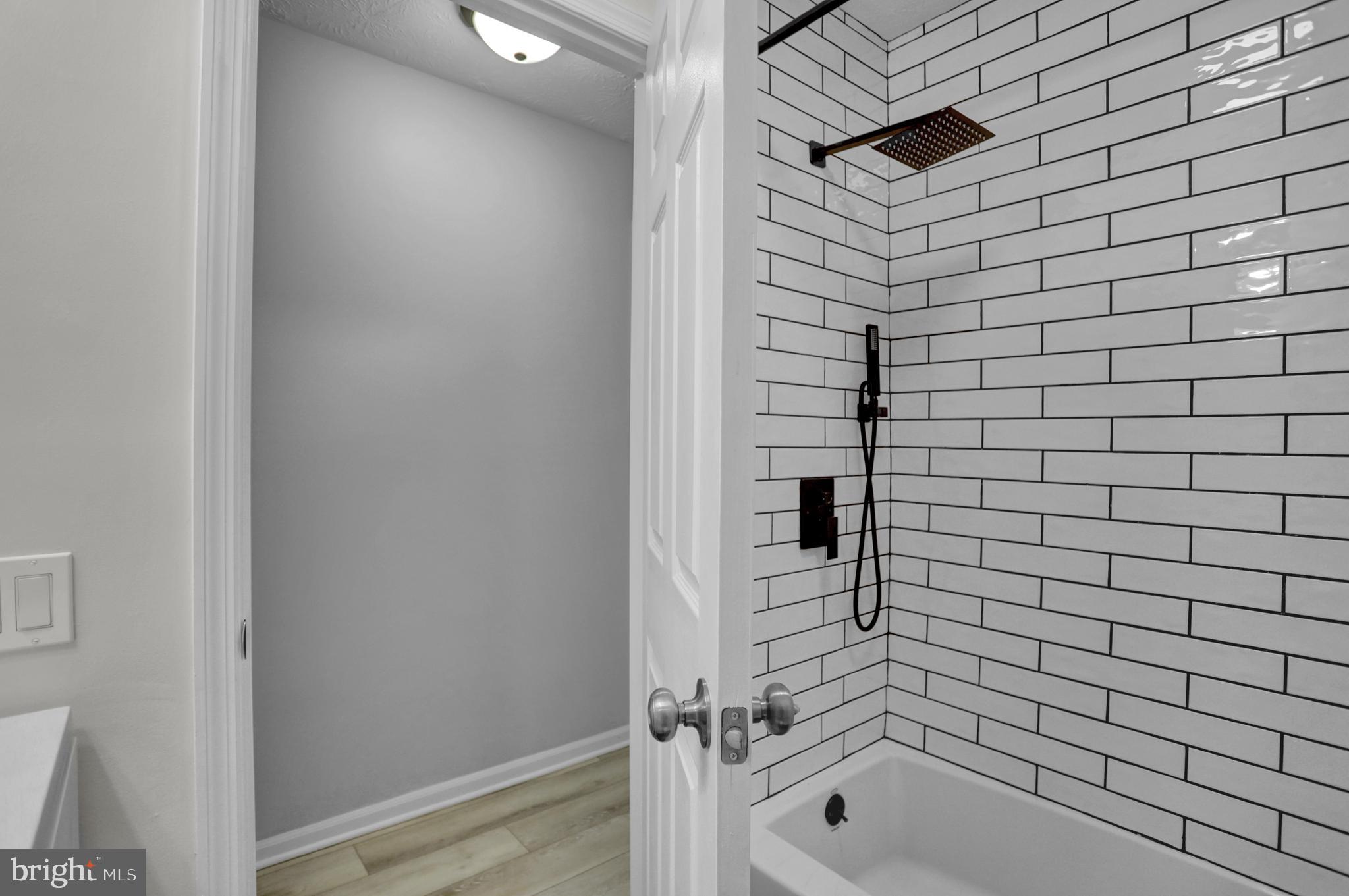 PERRY HALL COURTS - Residential