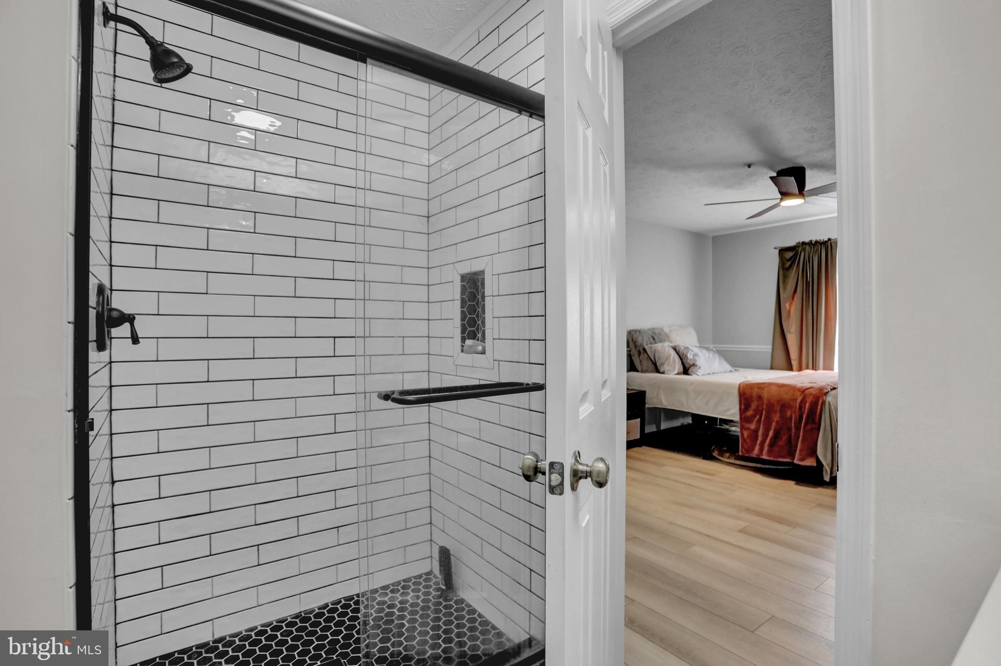 PERRY HALL COURTS - Residential