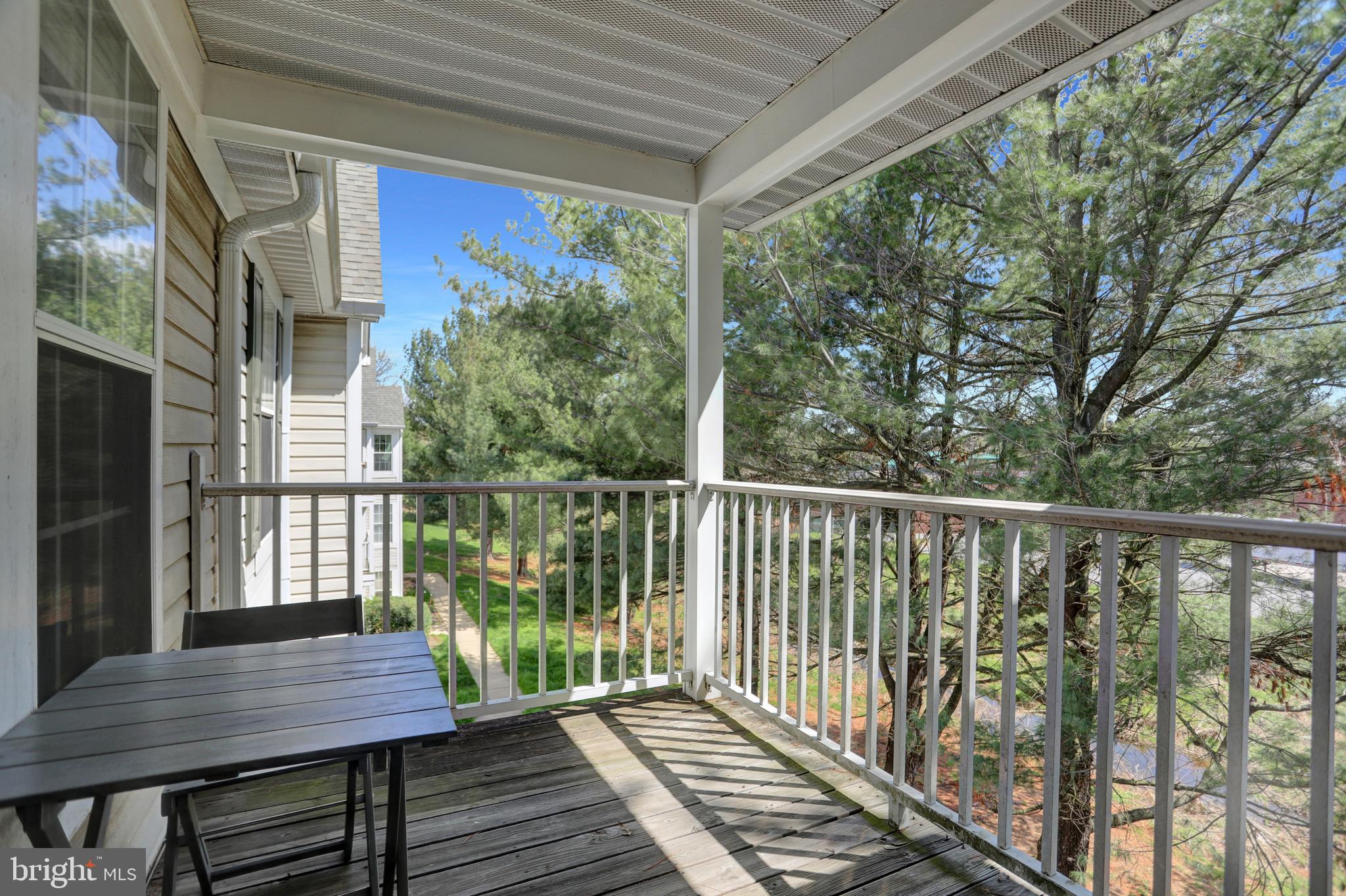 PERRY HALL COURTS - Residential