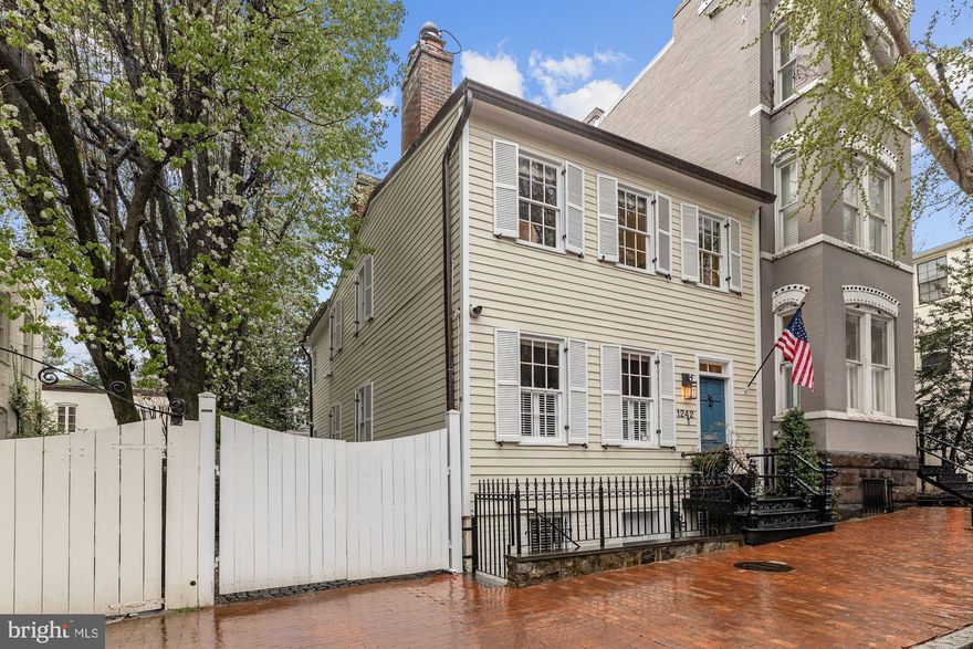 STUNNING CIRCA 1830 FEDERAL APPROX 3300 SQFTOF FINISHED SPACE (PER INTERIOR FOOTPRINTS) IN PRISTINE CONDITION HAS FREE STANDING CARRIAGE HOUSE ACCESSED BY HEATED (FLOOR) BREEZEWAY, GATED PARKING FOR ONE TO TWO CARS, 3-4BR, 4.5BA, COPPER ROOFS, GOURMET KITCHEN WITH ISLAND OPEN TO FAMILY ROOM, LOADS OF NATURAL LIGHT--HEATED FLOORS AND MANY OTHER UPGRADES.