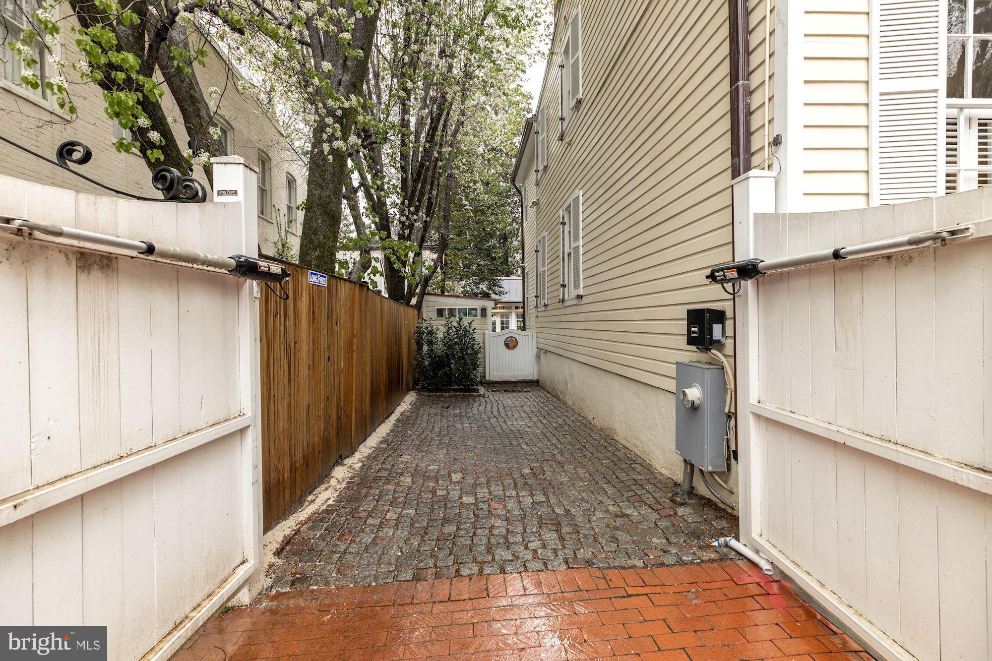 GEORGETOWN - Residential