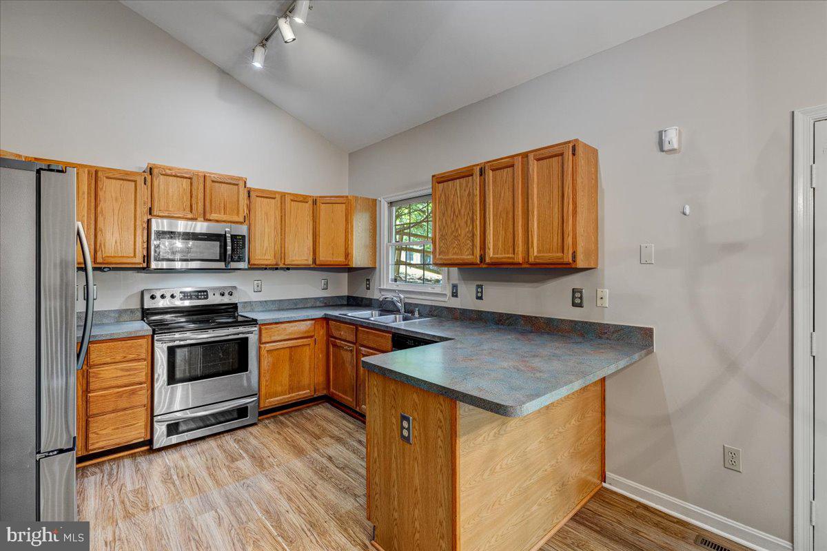 DRUM POINT - Residential Lease