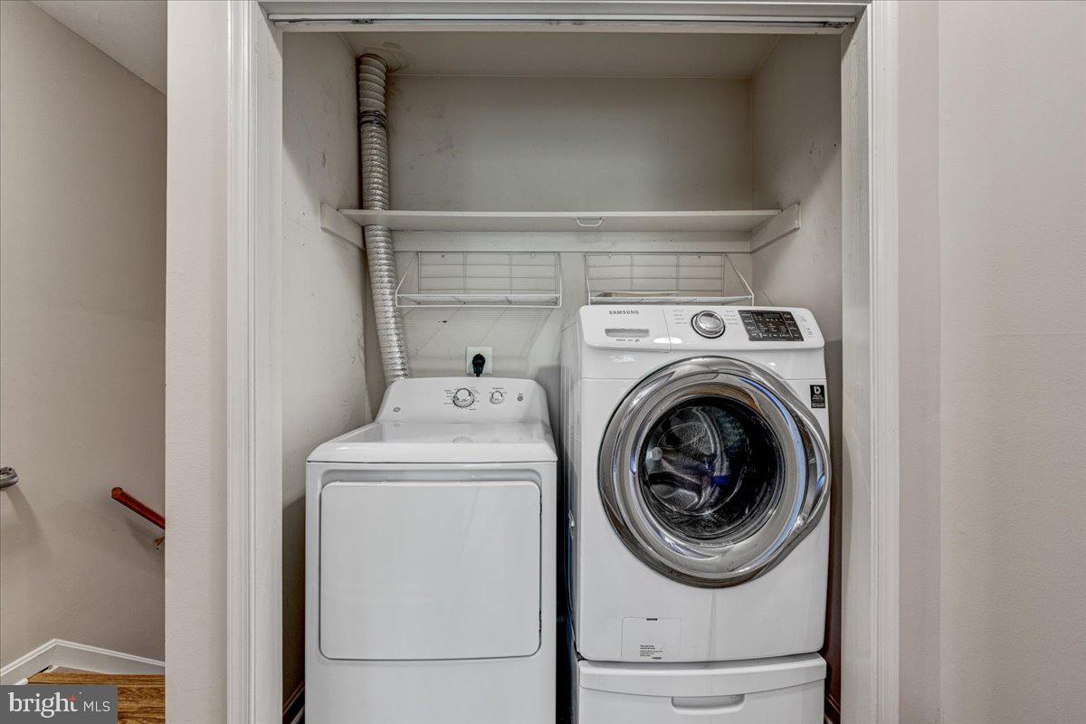 DRUM POINT - Residential Lease