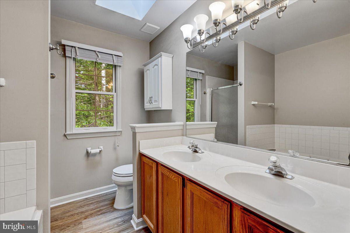 DRUM POINT - Residential Lease