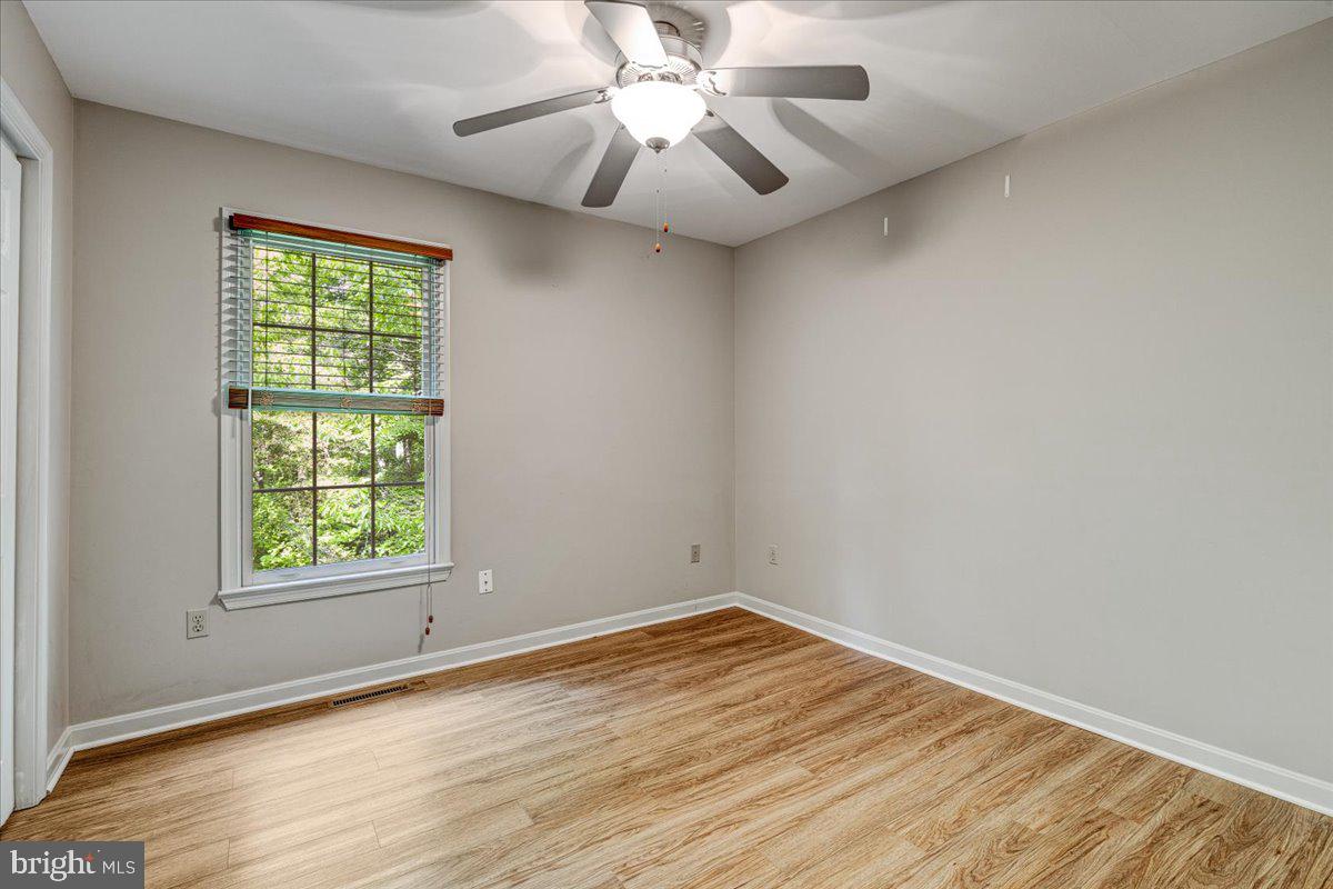 DRUM POINT - Residential Lease