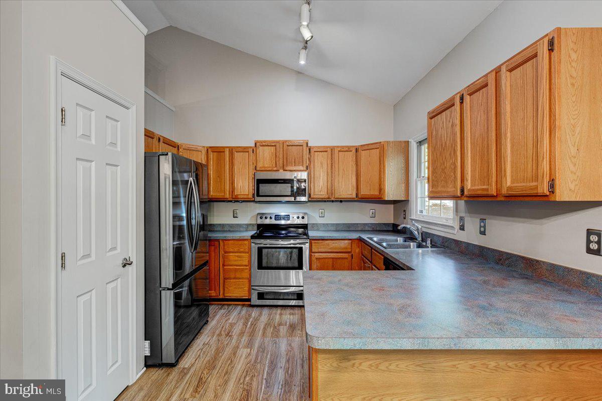 DRUM POINT - Residential Lease