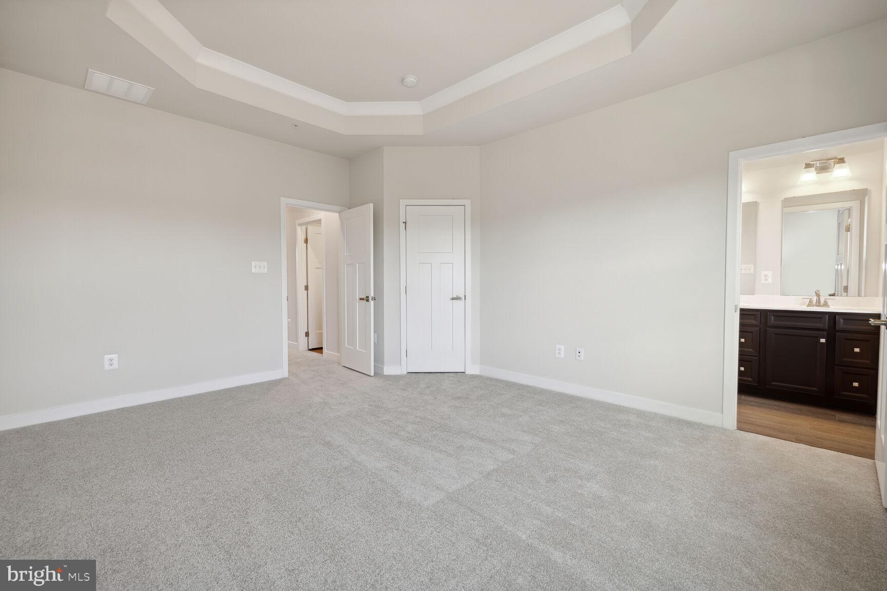 MONTGOMERY VILLAGE - Residential Lease