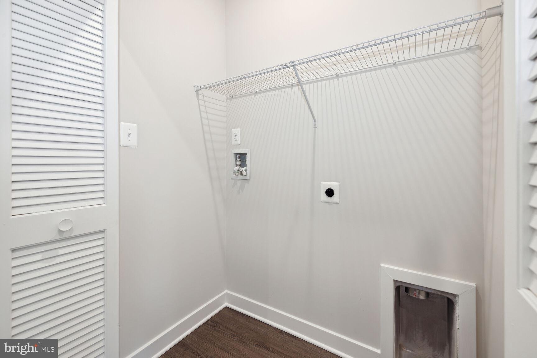 MONTGOMERY VILLAGE - Residential Lease