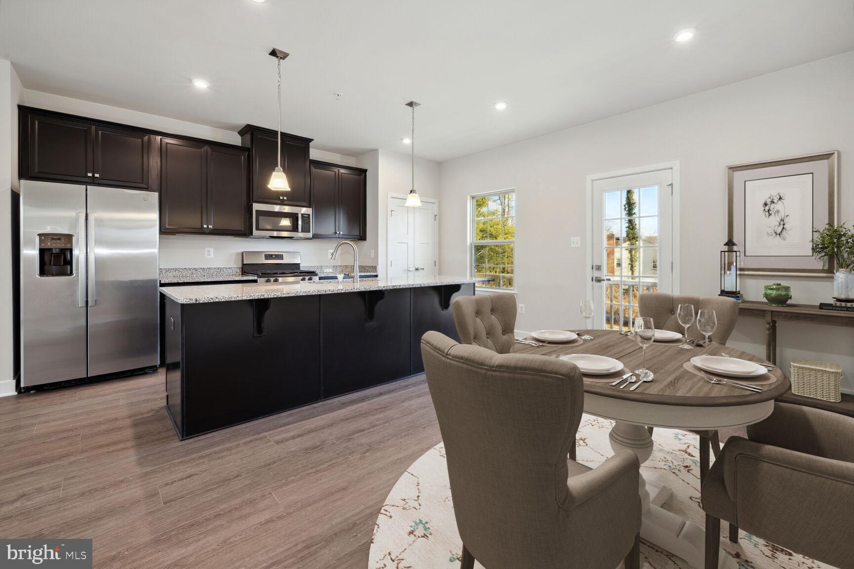 MONTGOMERY VILLAGE - Residential Lease