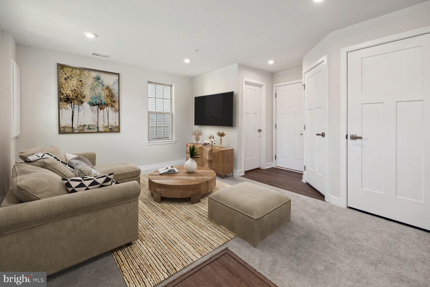 MONTGOMERY VILLAGE - Residential Lease