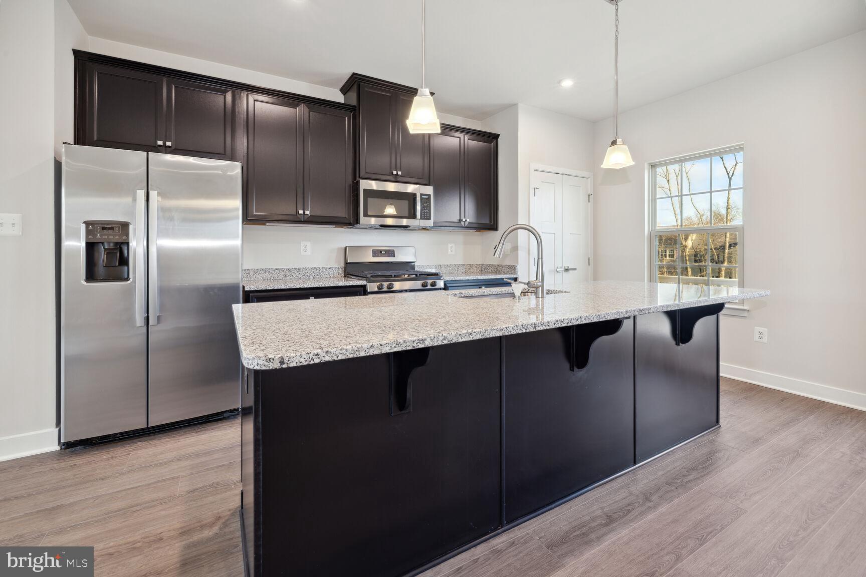 MONTGOMERY VILLAGE - Residential Lease