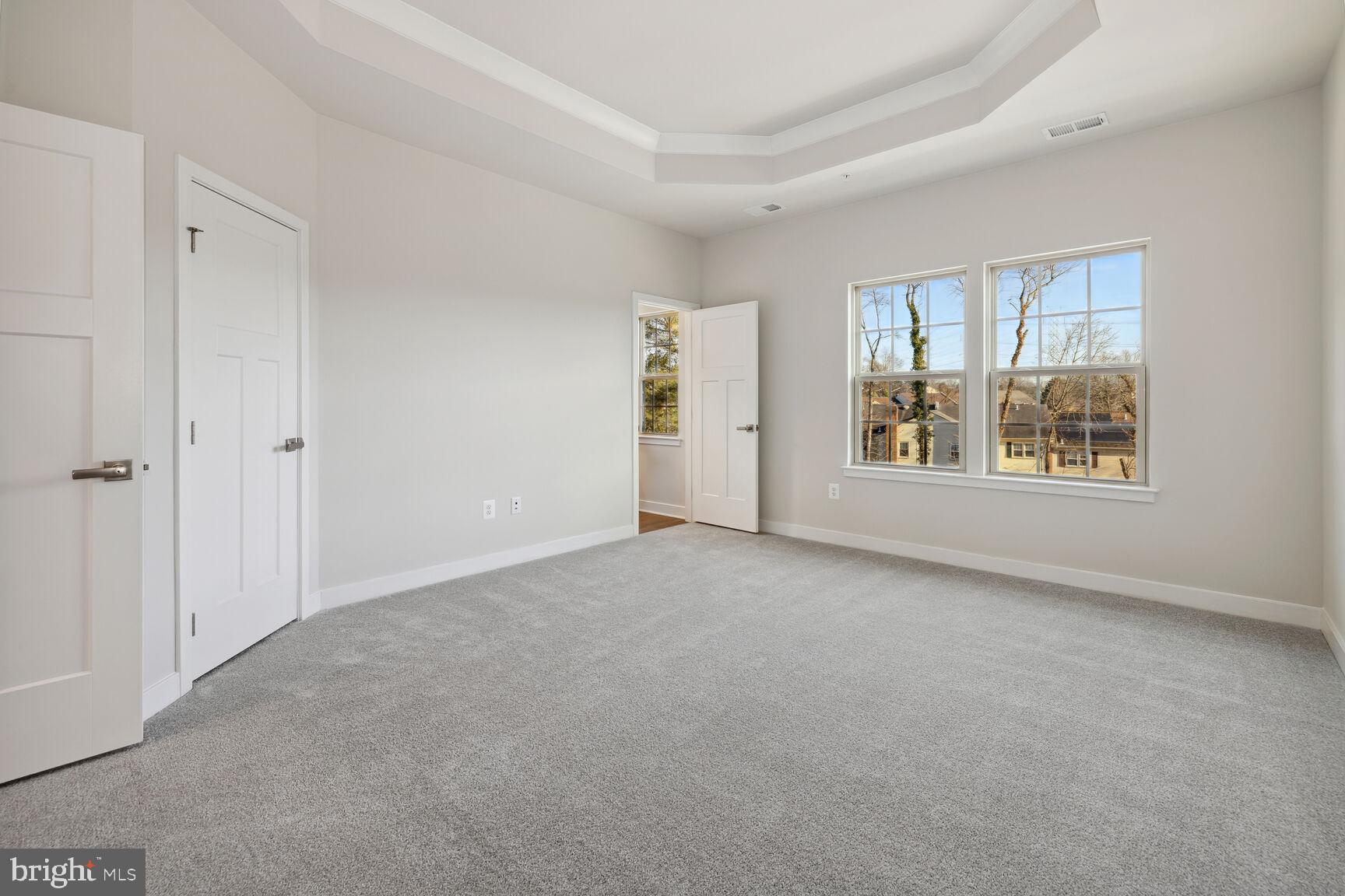 MONTGOMERY VILLAGE - Residential Lease