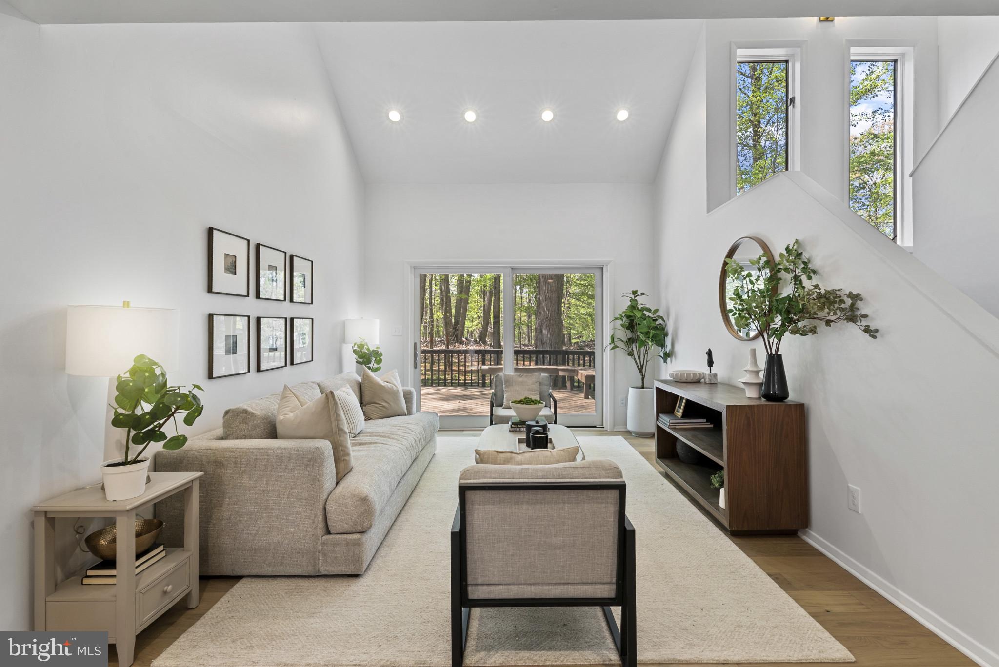 11006 VALLEY HEIGHTS DRIVE