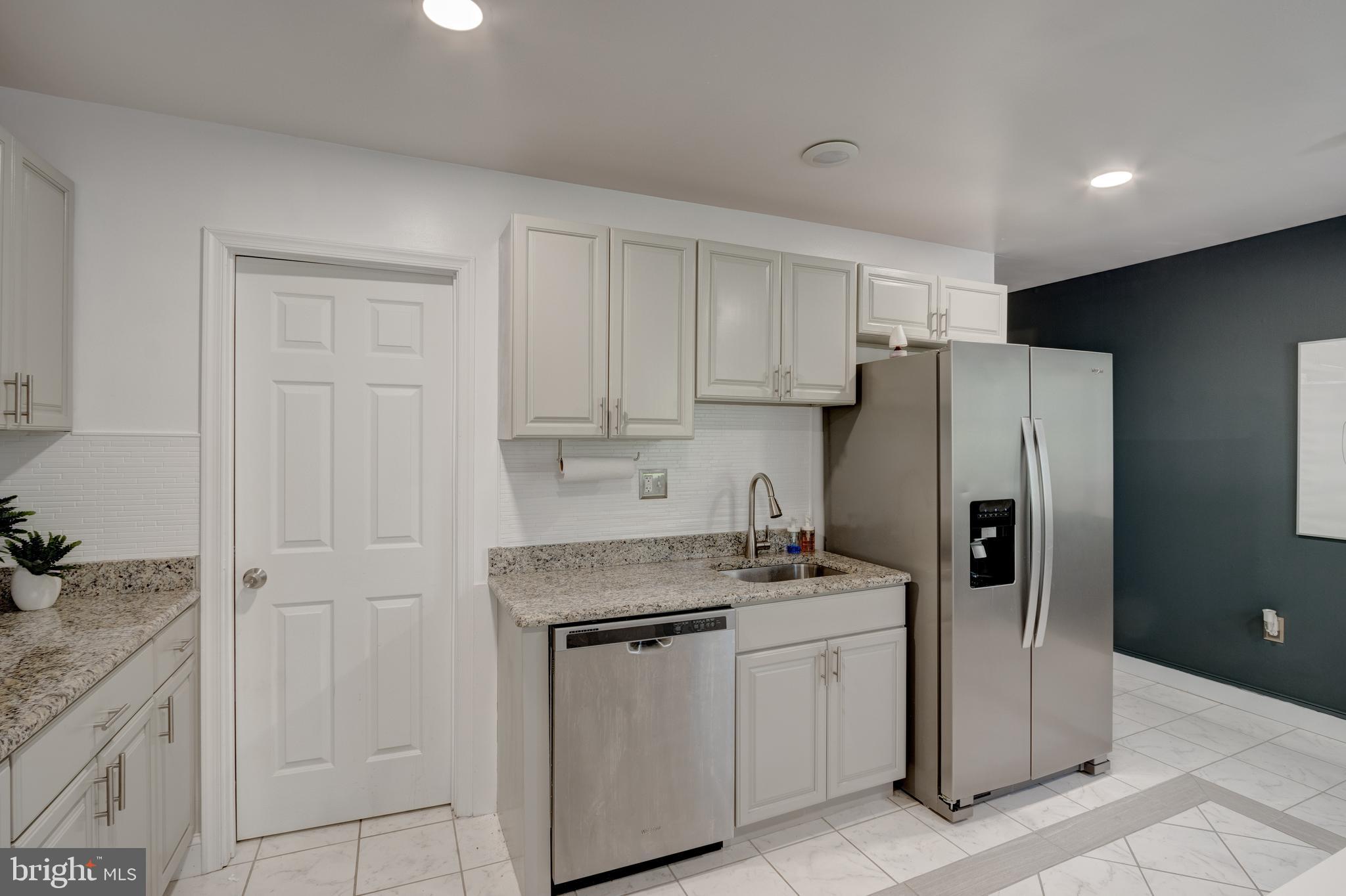 ANDREWS VILLAGE CONDOMIN - Residential