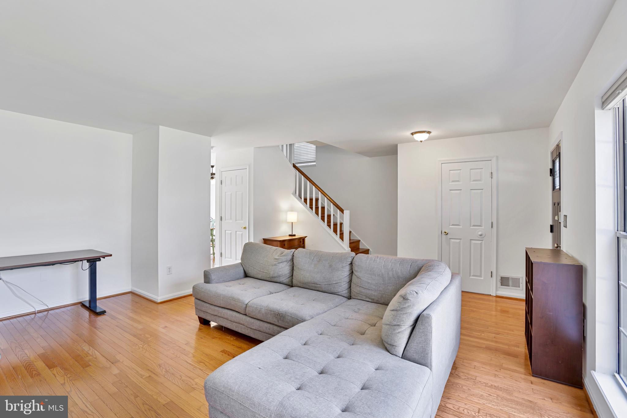 LOVETTSVILLE MANOR - Residential