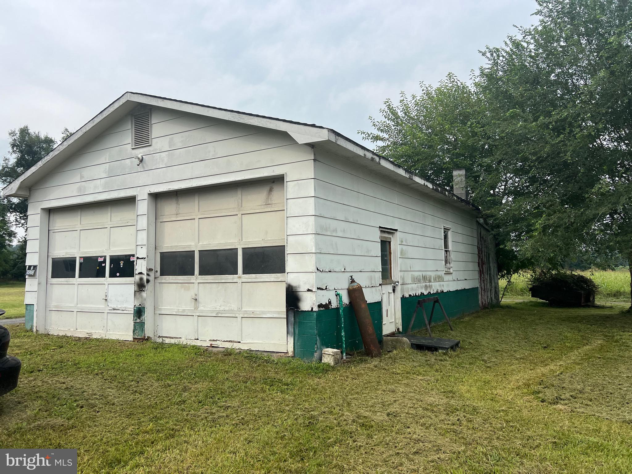 NONE UNRESTRICTED - Farm