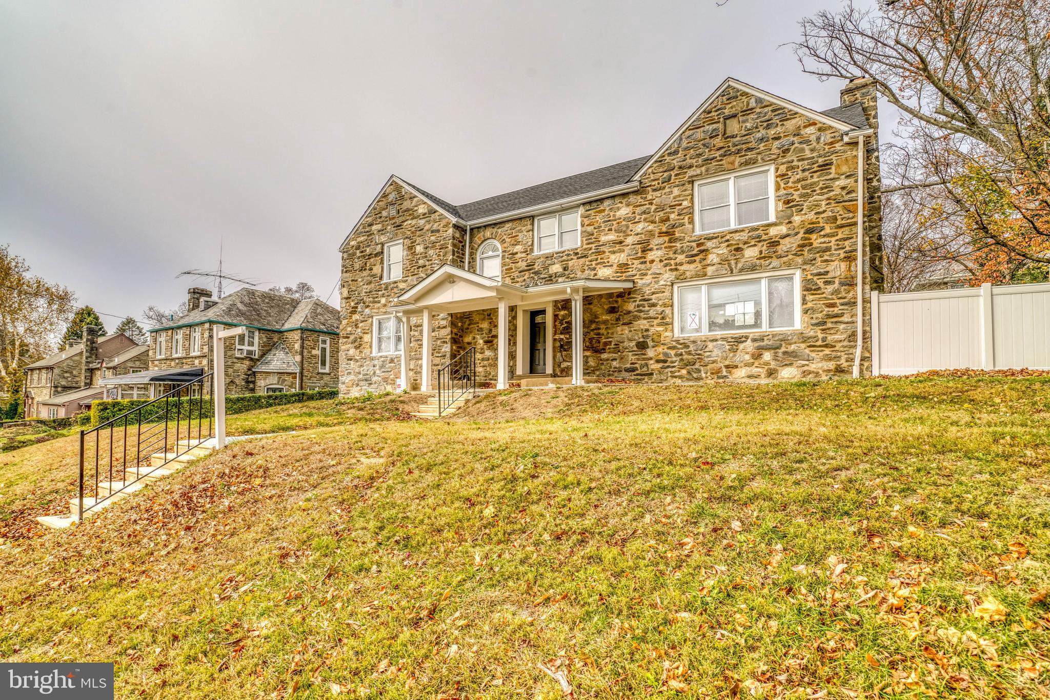 5011 WOODBINE AVENUE