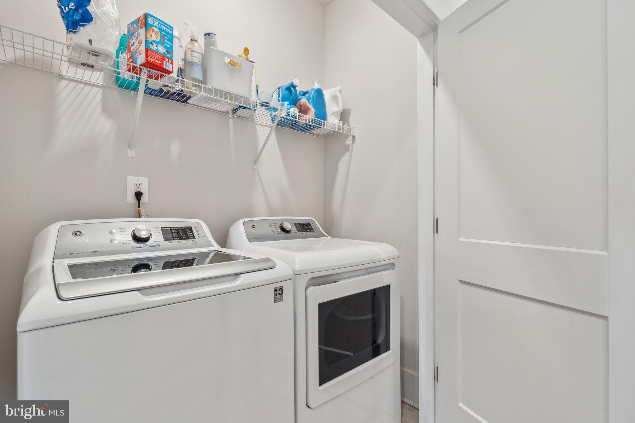 ASHBURN OVERLOOK - Residential Lease