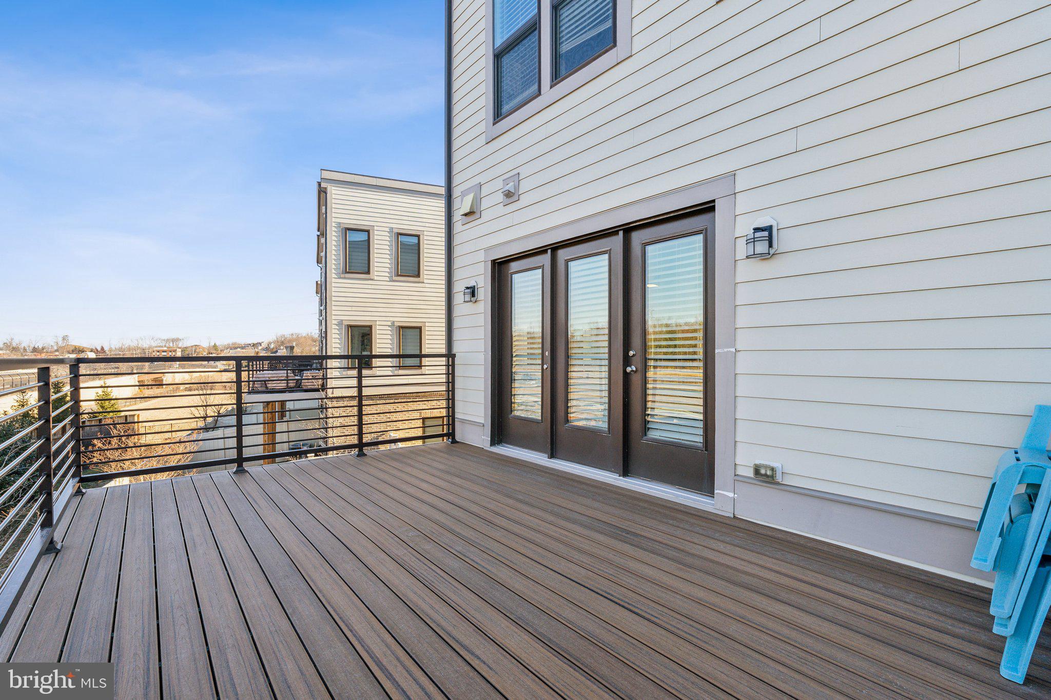 ASHBURN OVERLOOK - Residential Lease