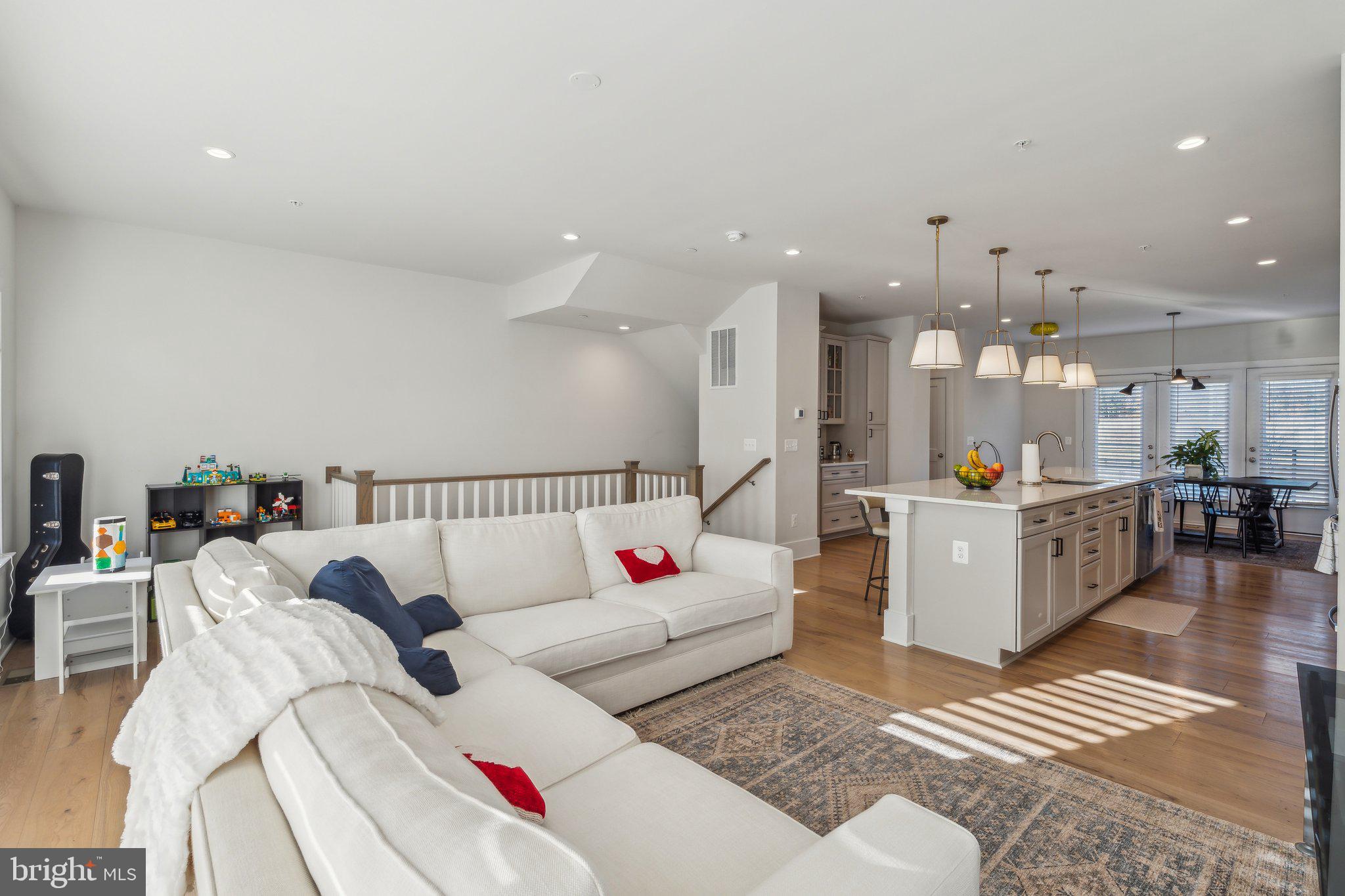 ASHBURN OVERLOOK - Residential Lease