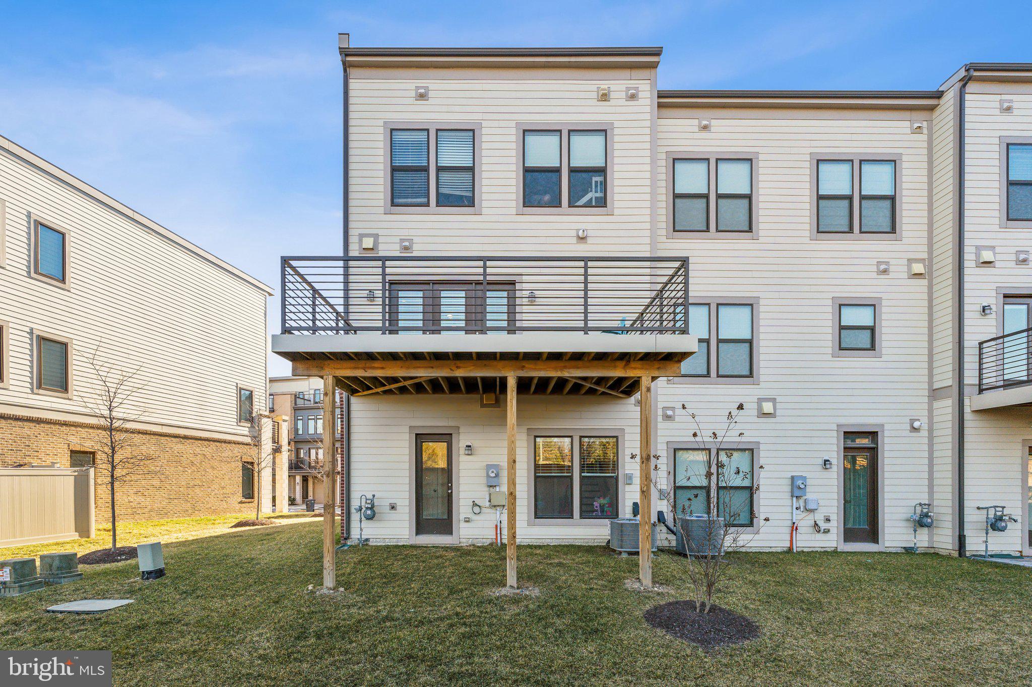 ASHBURN OVERLOOK - Residential Lease