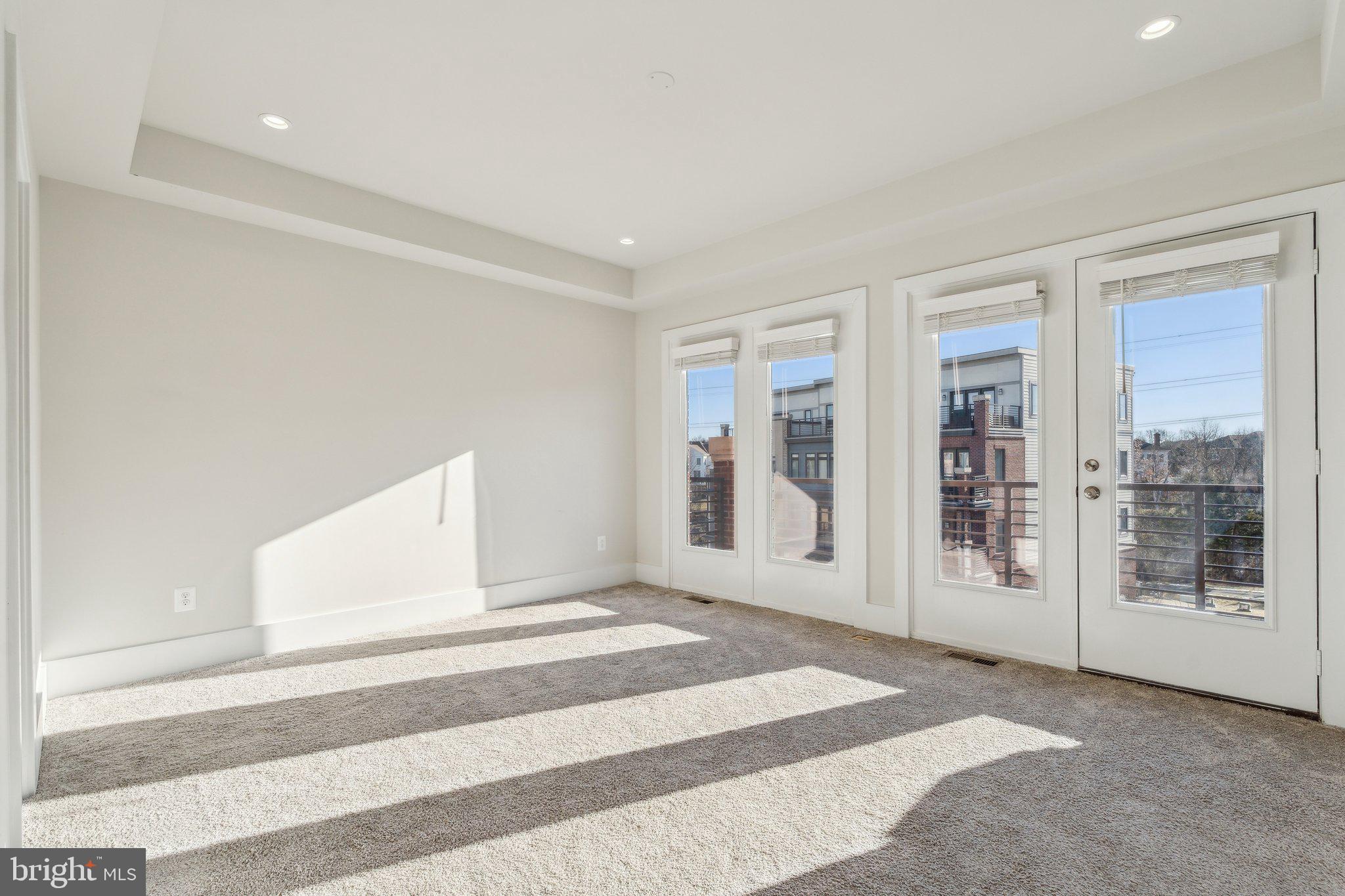 ASHBURN OVERLOOK - Residential Lease