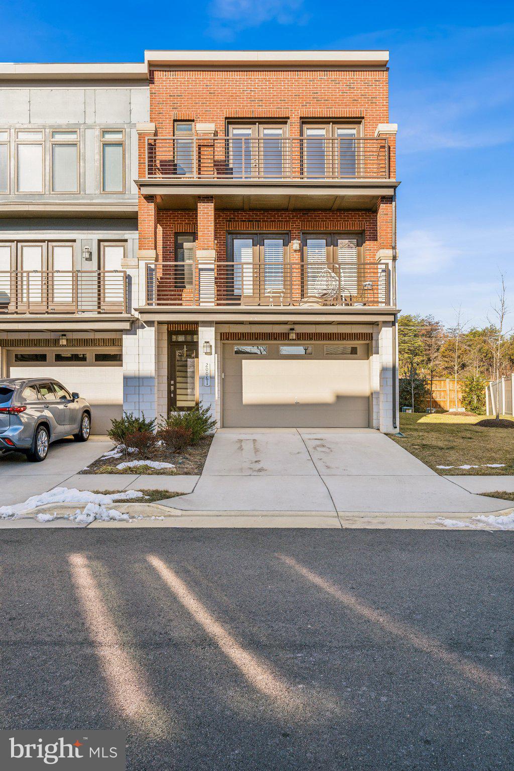 ASHBURN OVERLOOK - Residential Lease