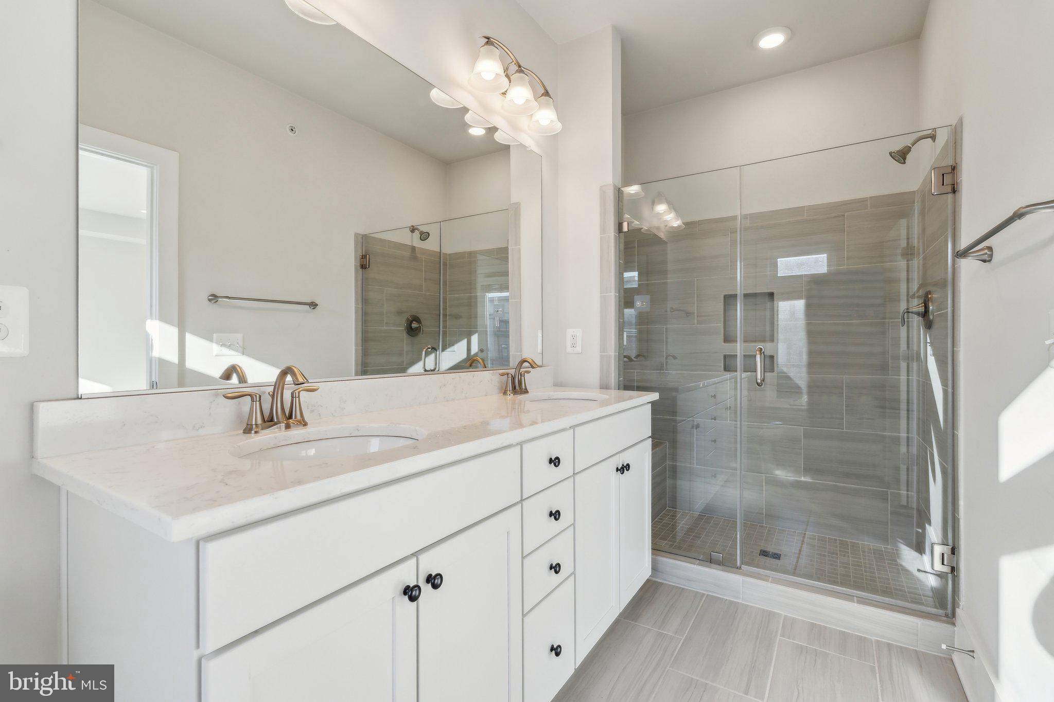 ASHBURN OVERLOOK - Residential Lease