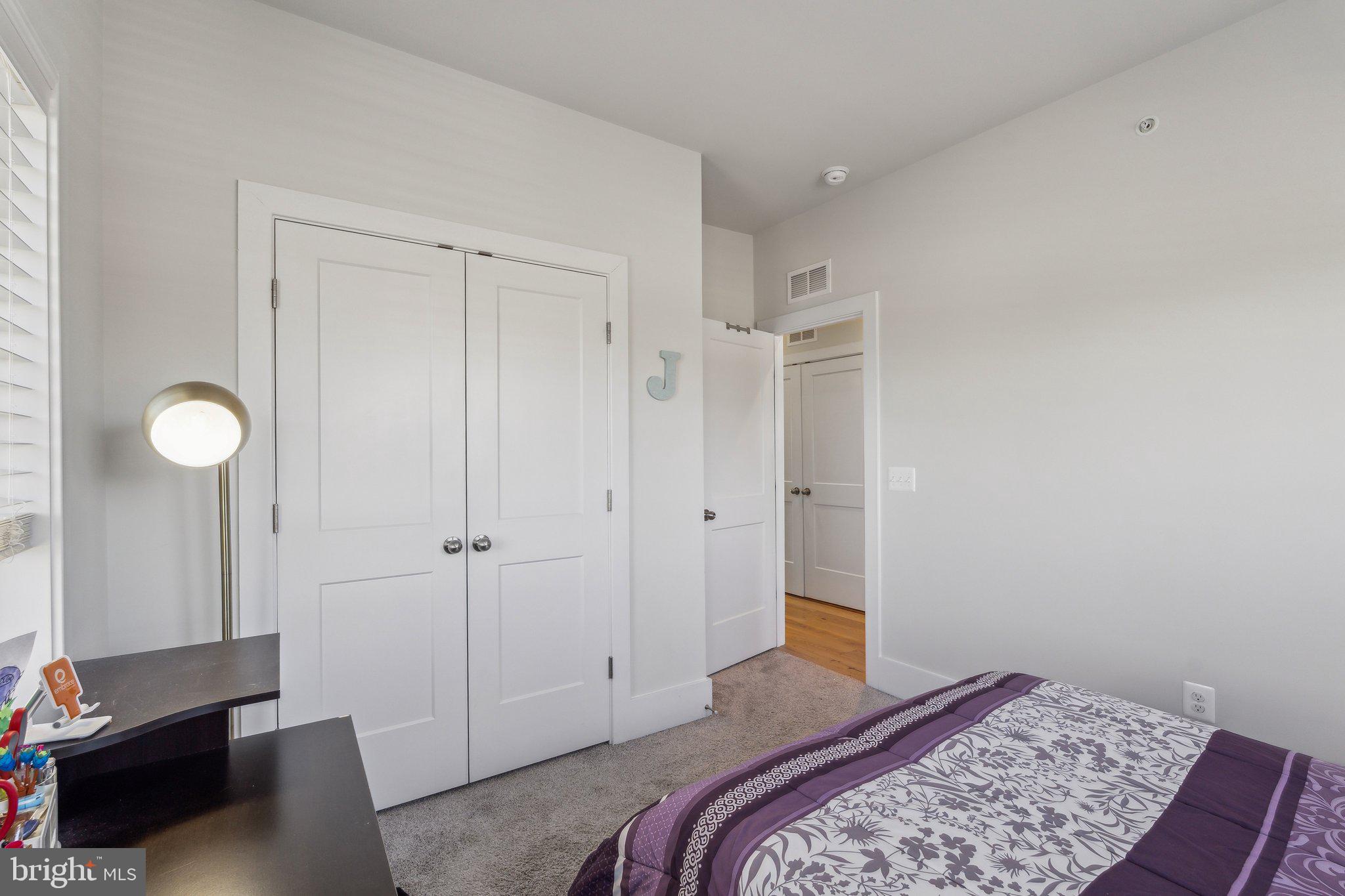 ASHBURN OVERLOOK - Residential Lease