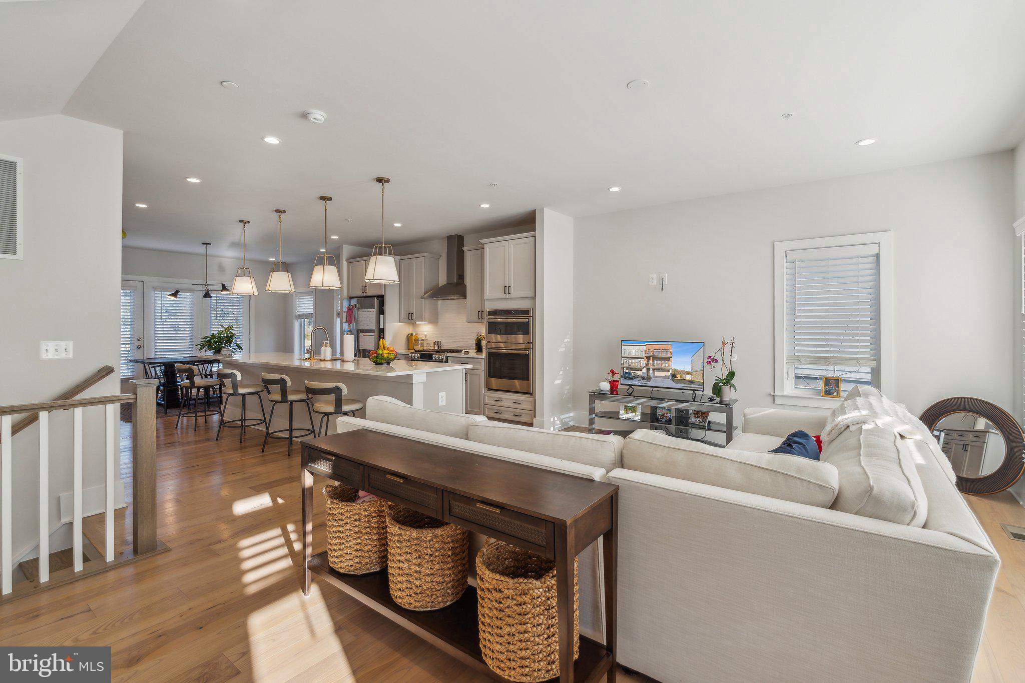 ASHBURN OVERLOOK - Residential Lease