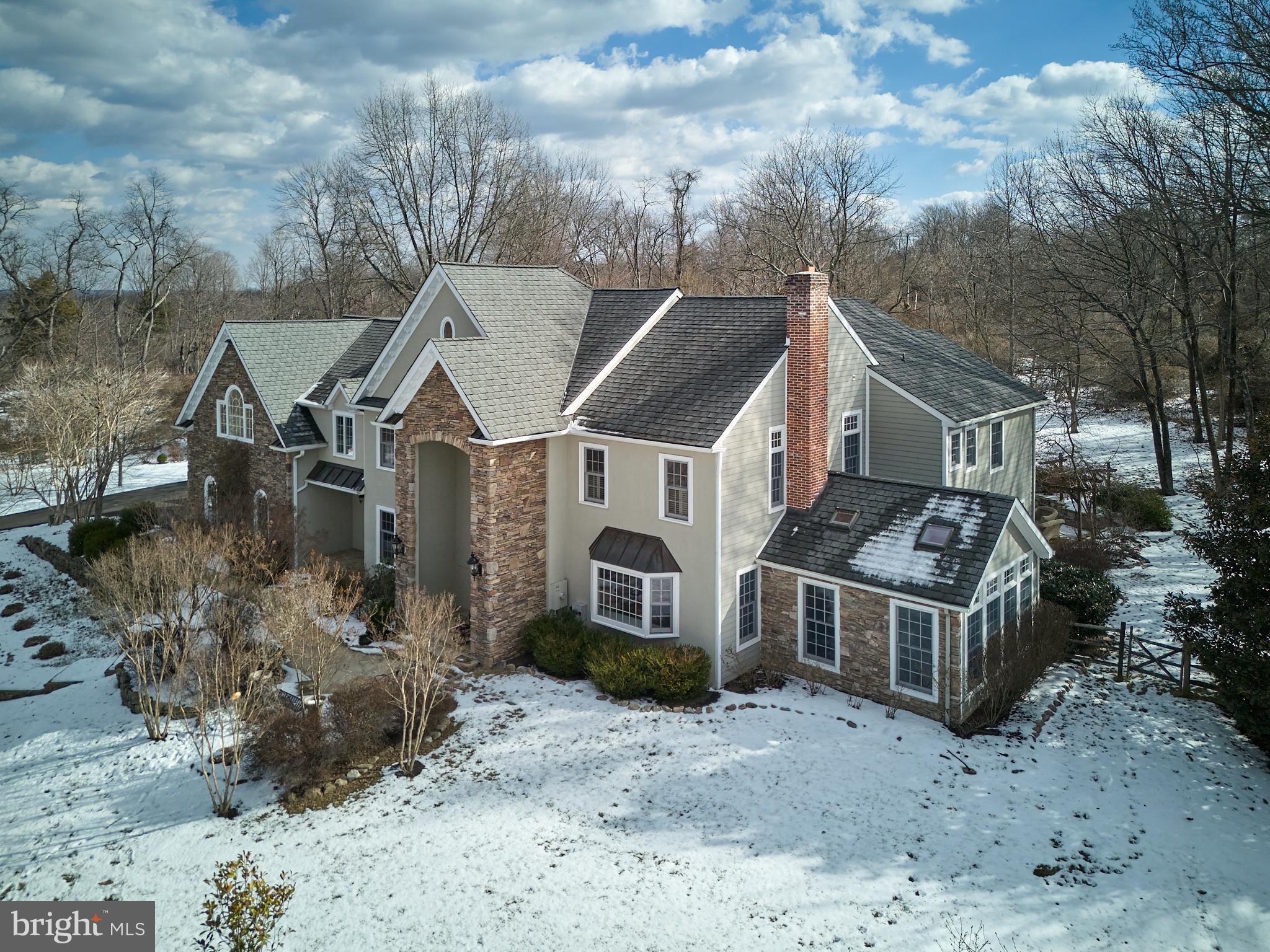 WHITE GATE - Residential