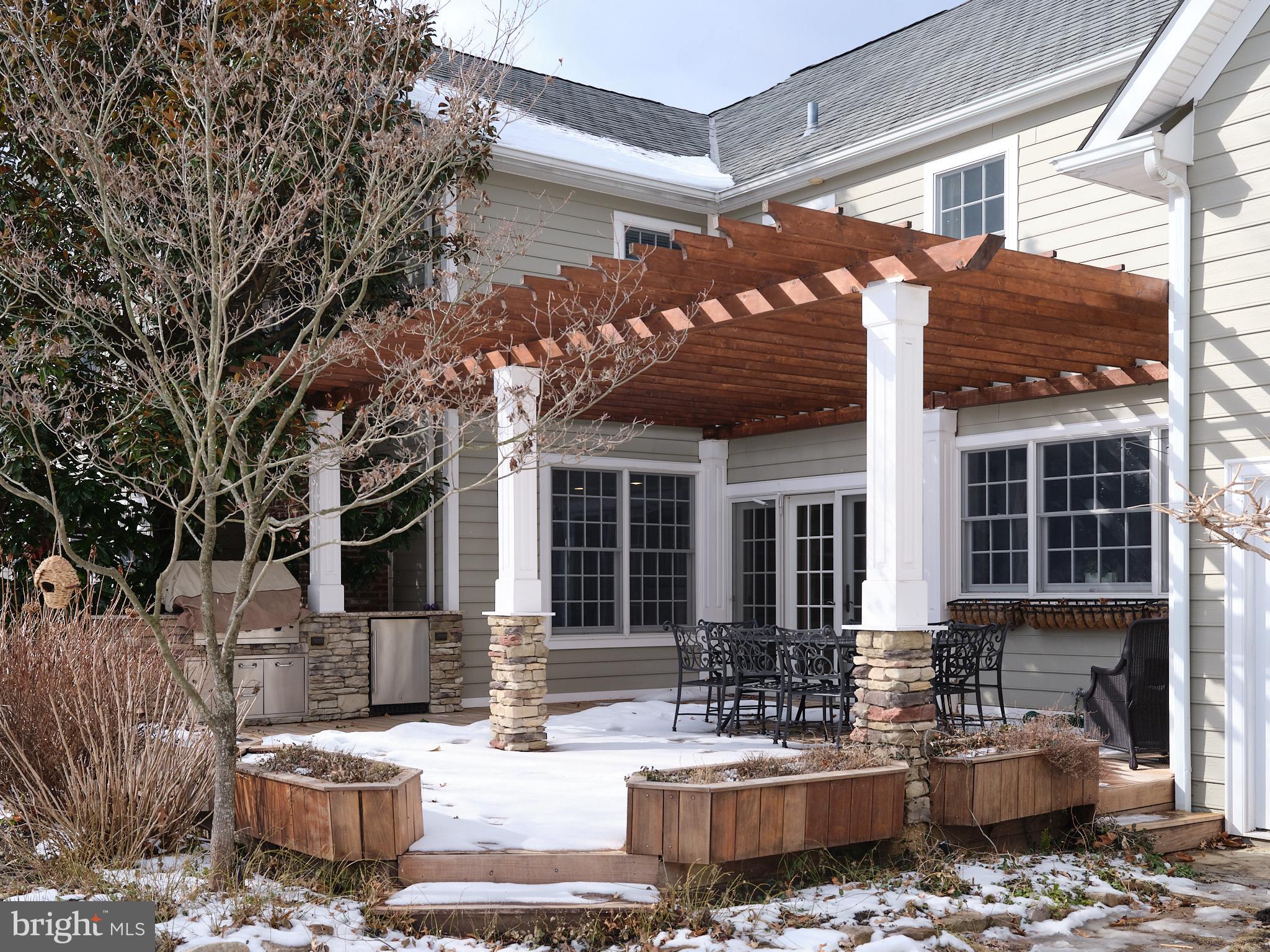 WHITE GATE - Residential