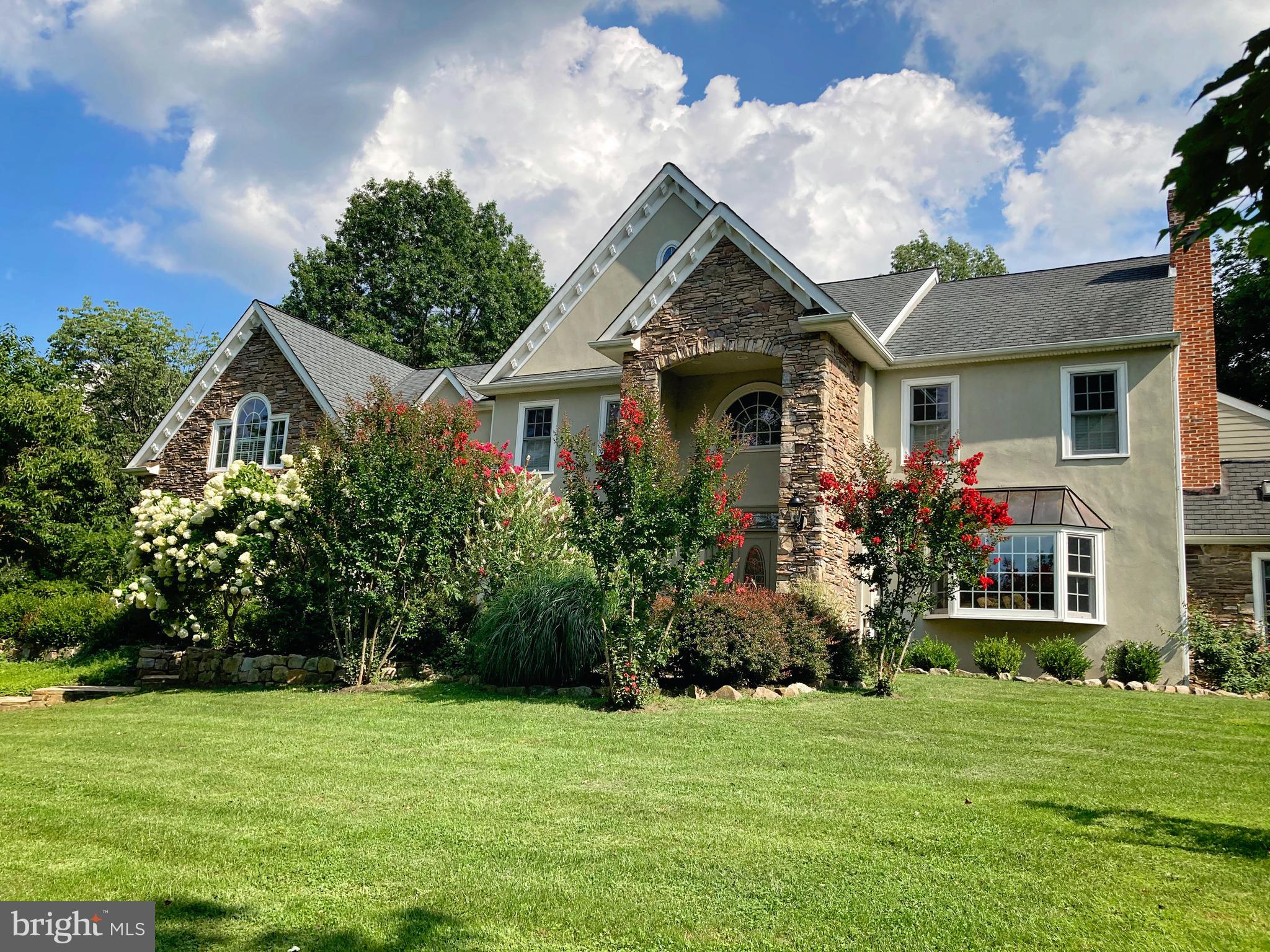 WHITE GATE - Residential