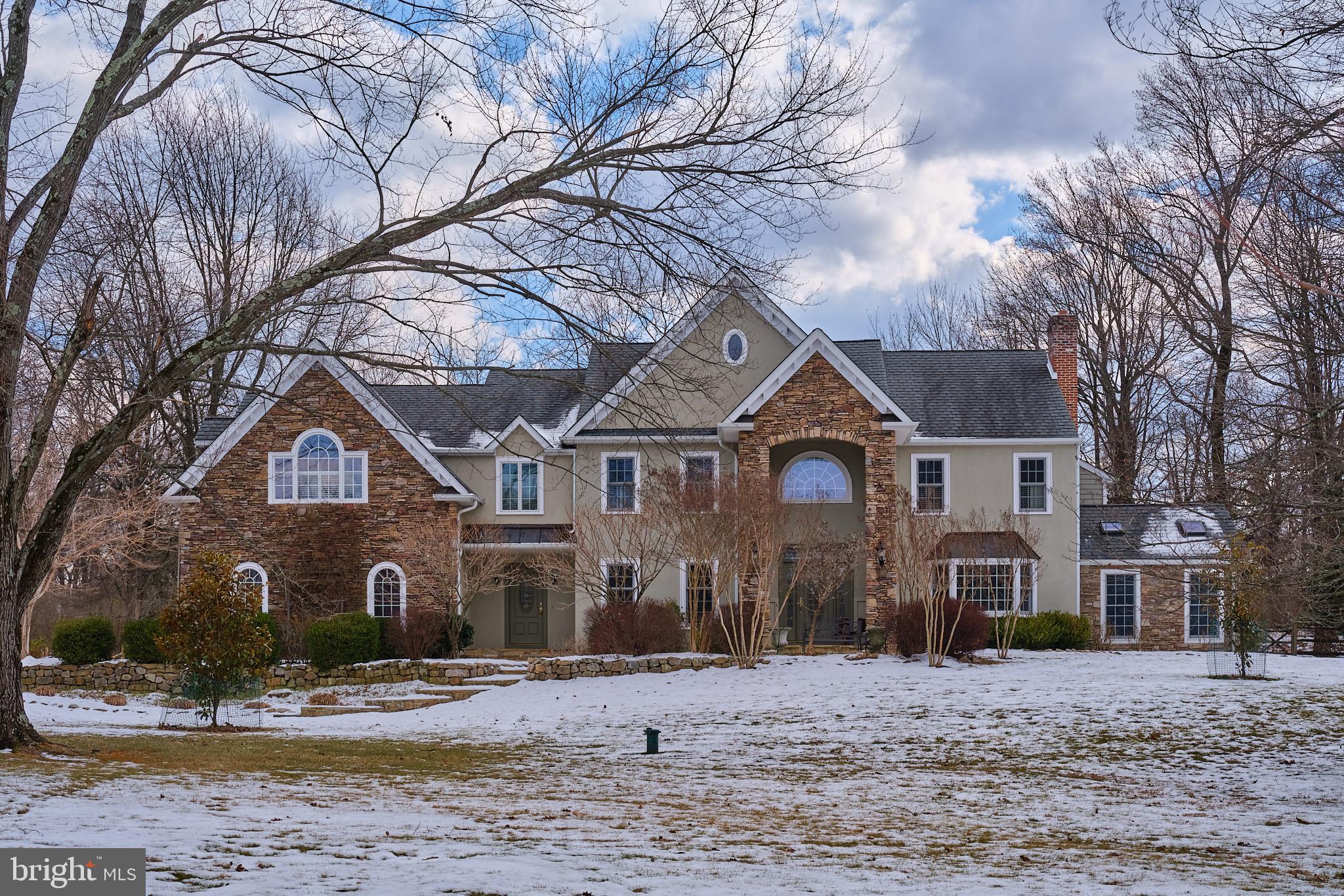 WHITE GATE - Residential