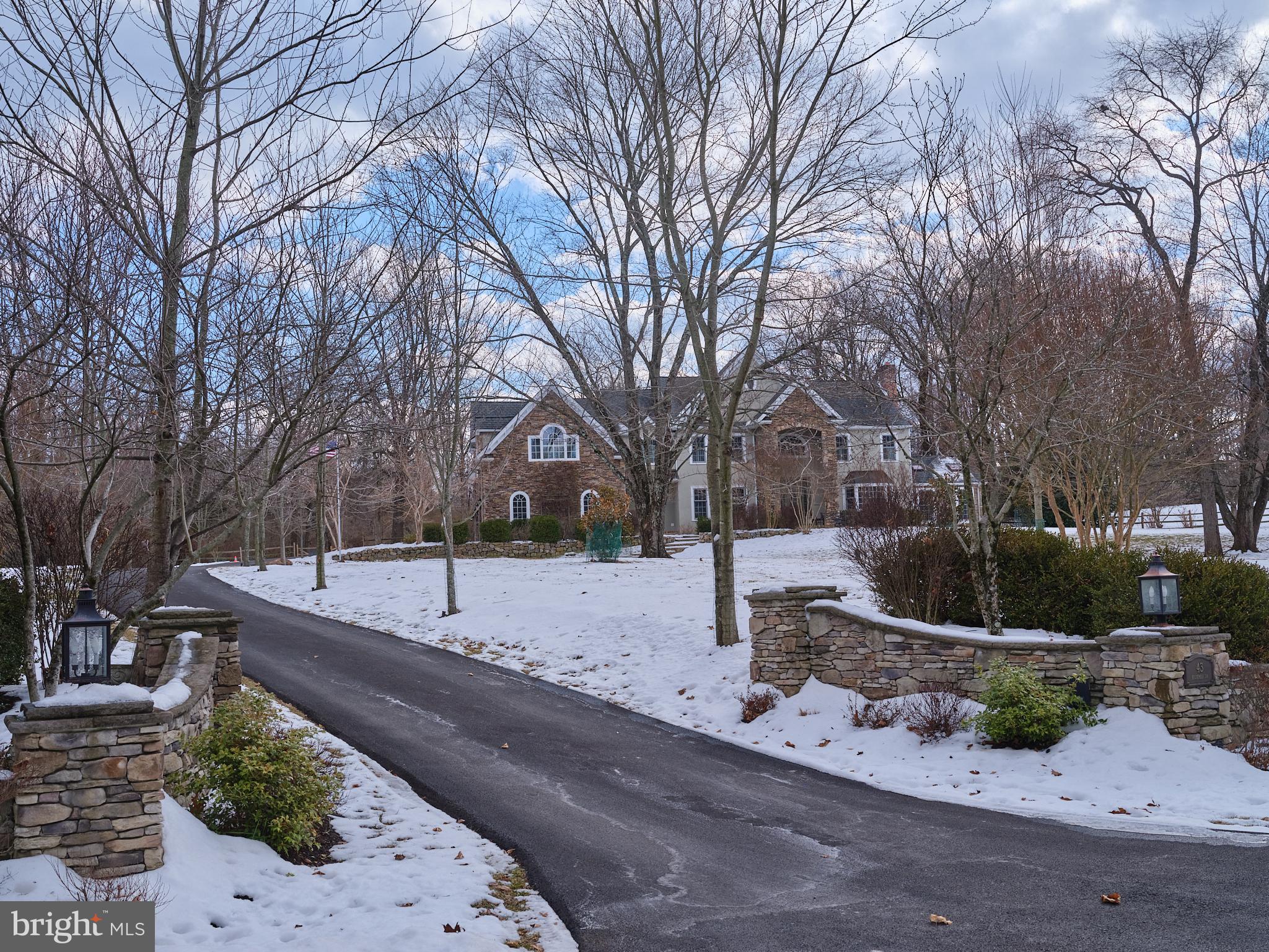 WHITE GATE - Residential