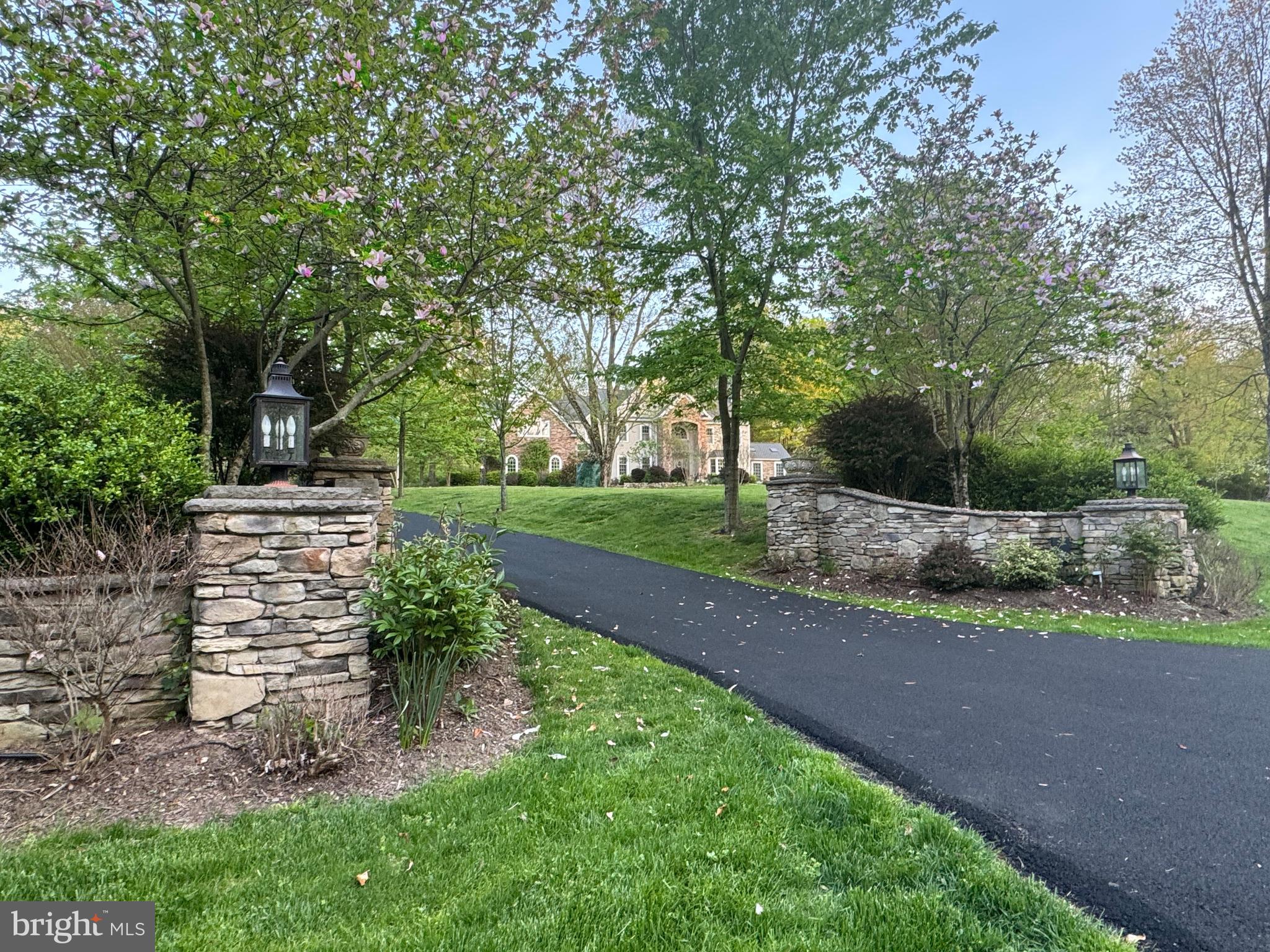 WHITE GATE - Residential