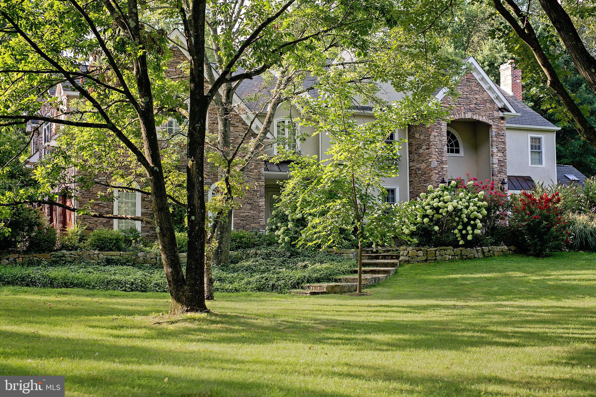 WHITE GATE - Residential