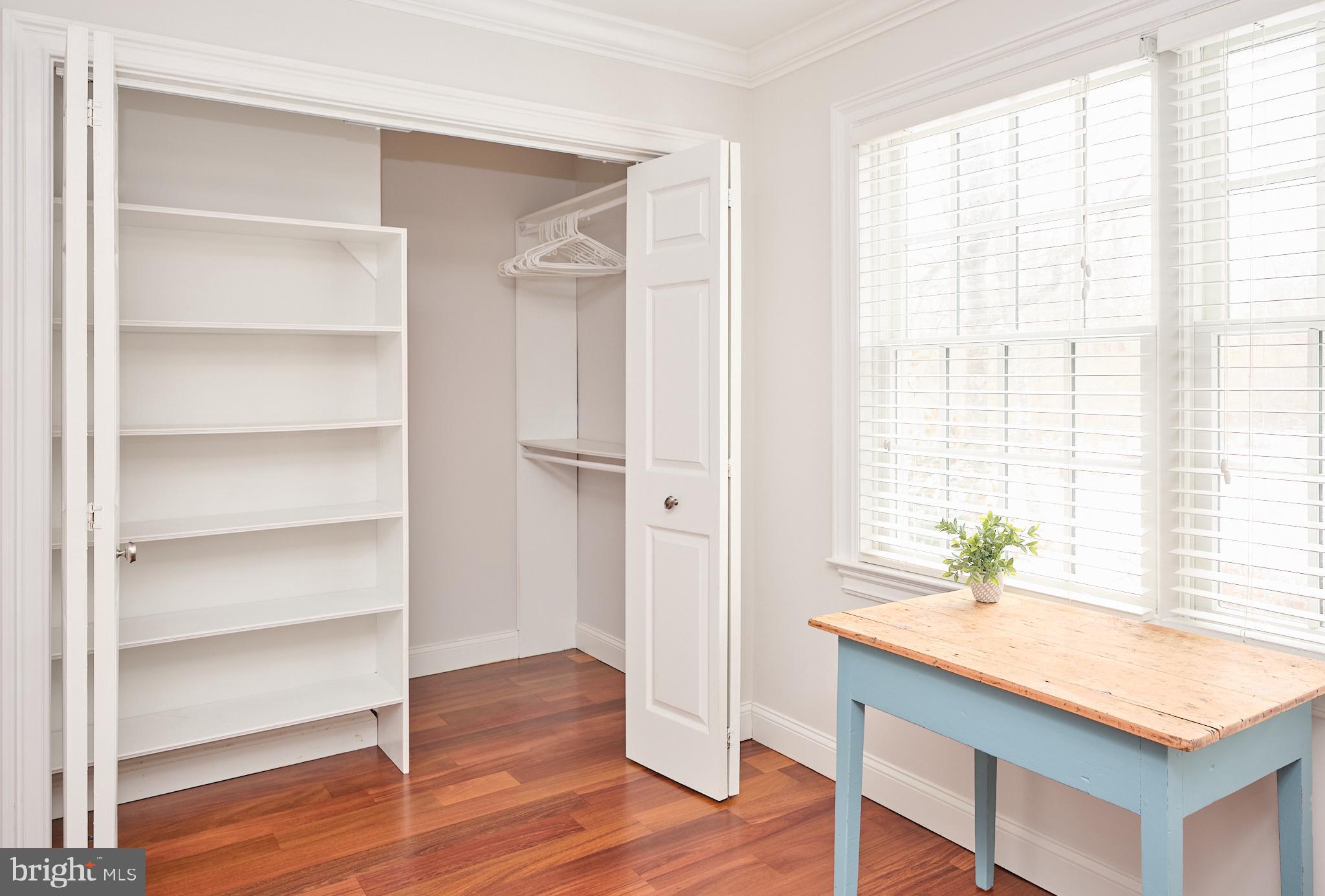 WHITE GATE - Residential