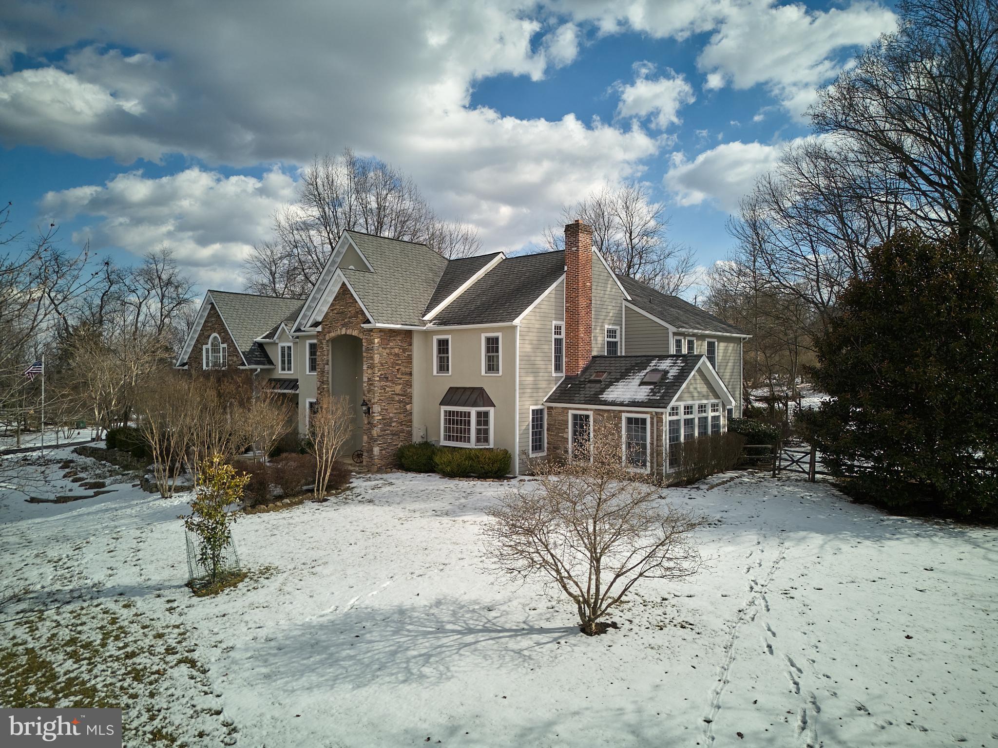 WHITE GATE - Residential