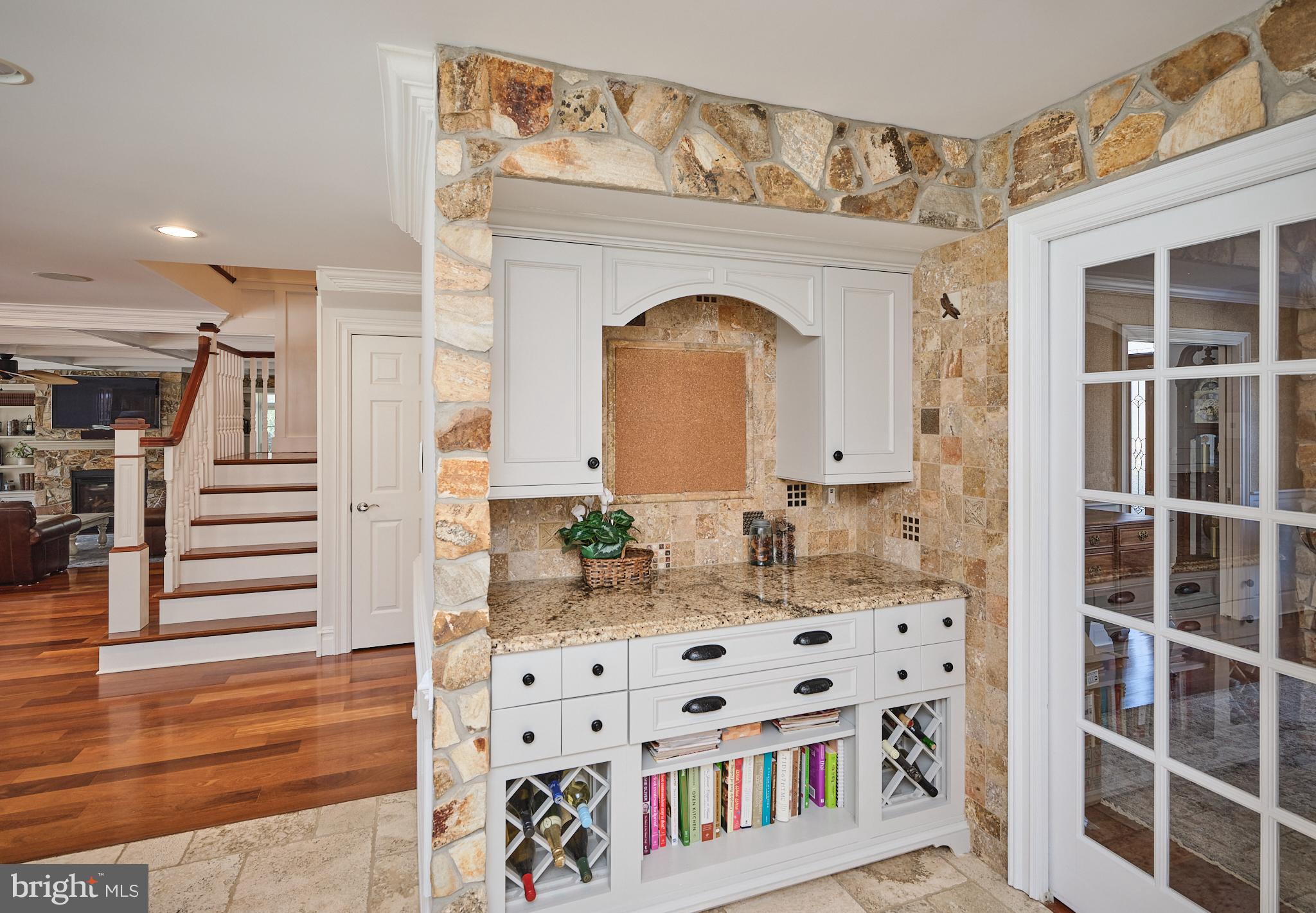 WHITE GATE - Residential