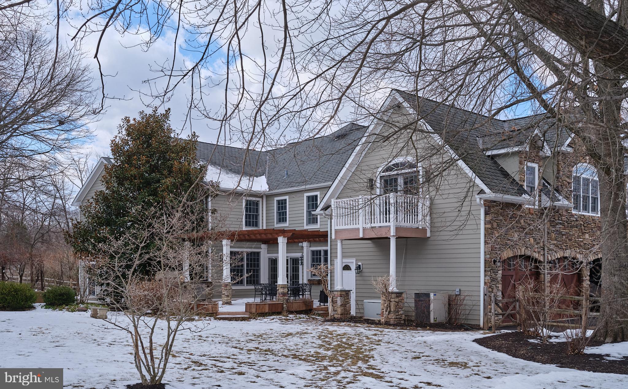 WHITE GATE - Residential