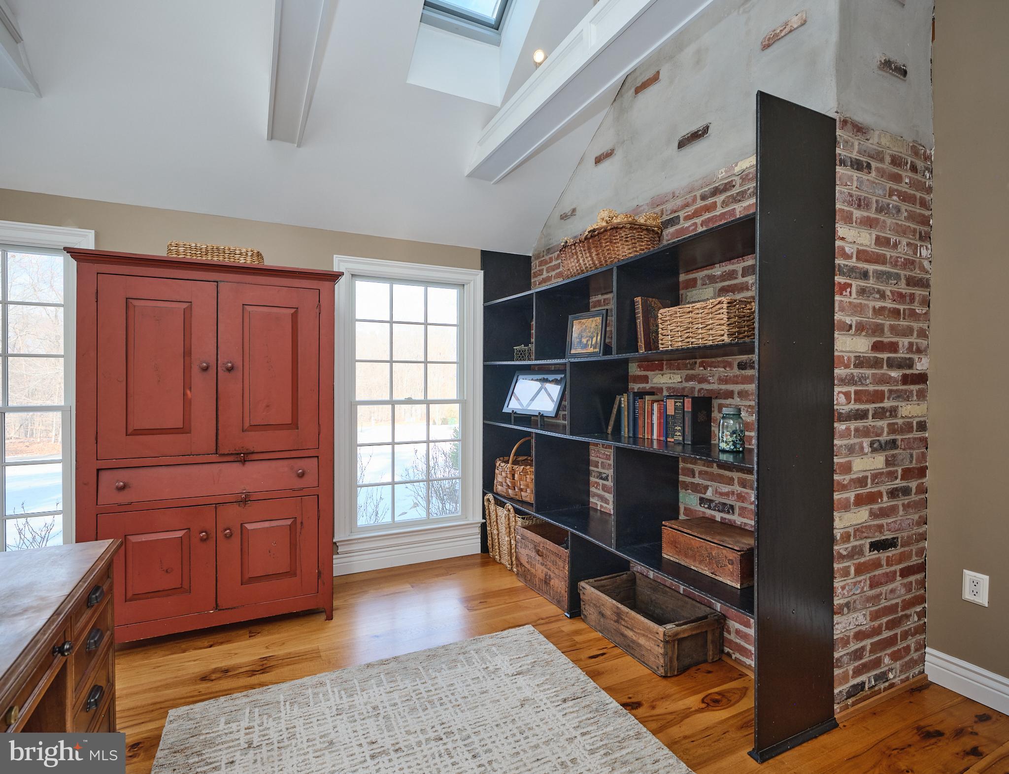 WHITE GATE - Residential