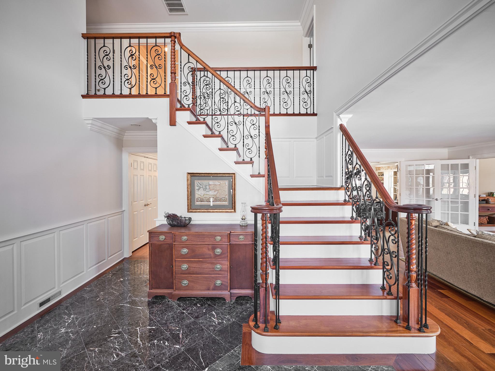 WHITE GATE - Residential