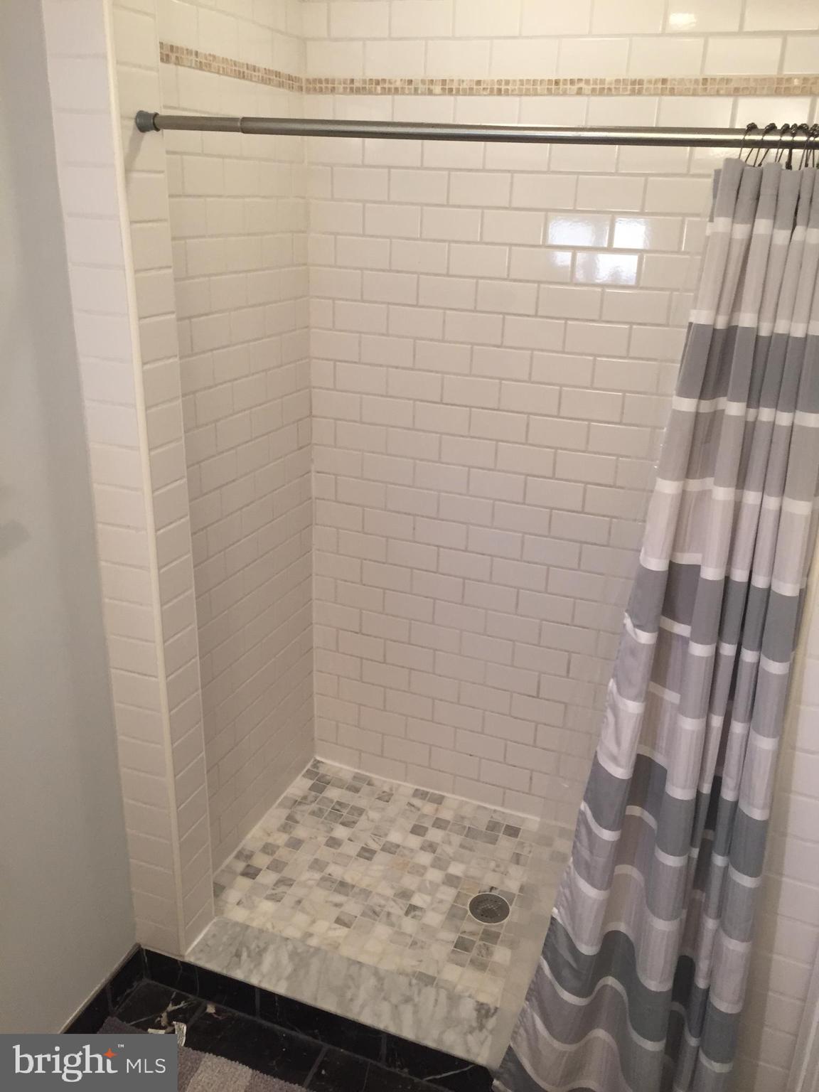 OLDE KENSINGTON - Residential Lease