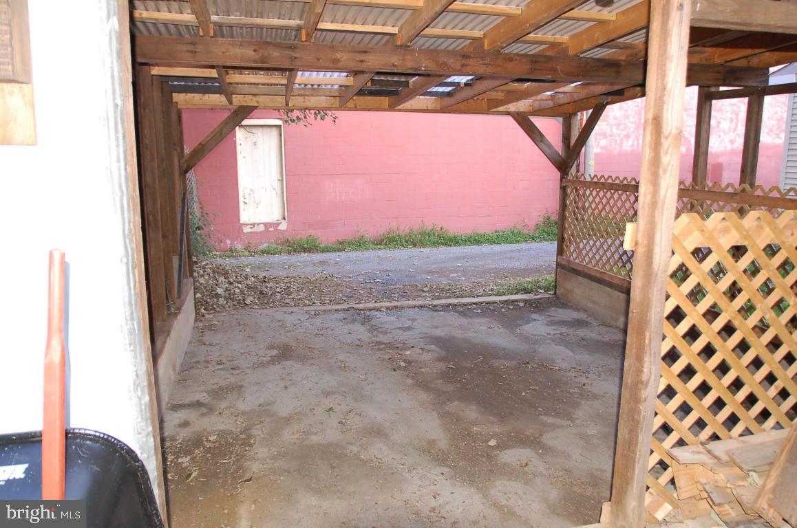 CHESTNUT HILL - Residential