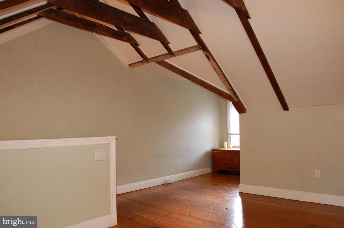 CHESTNUT HILL - Residential